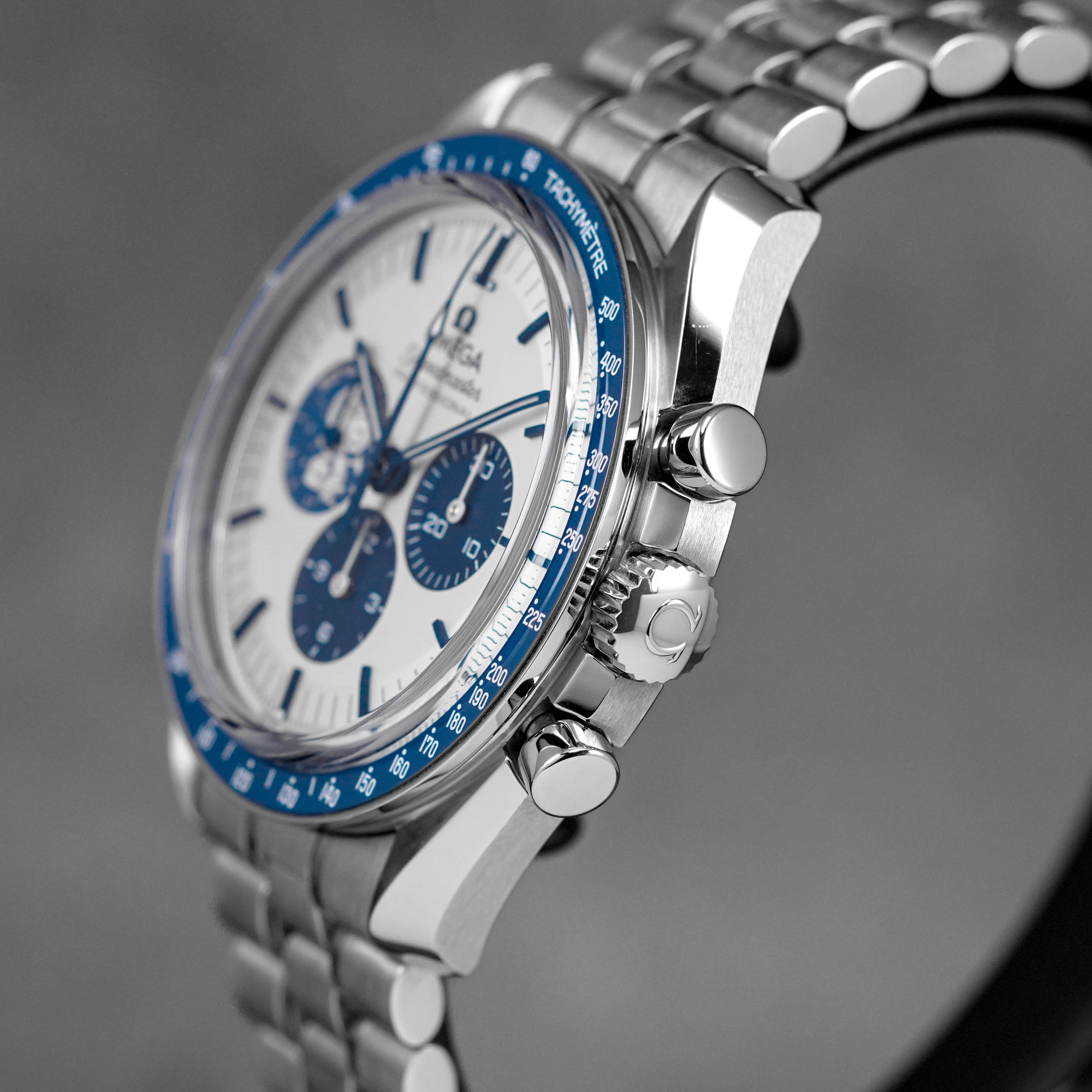 Harga Omega Speedmaster Silver Snoopy