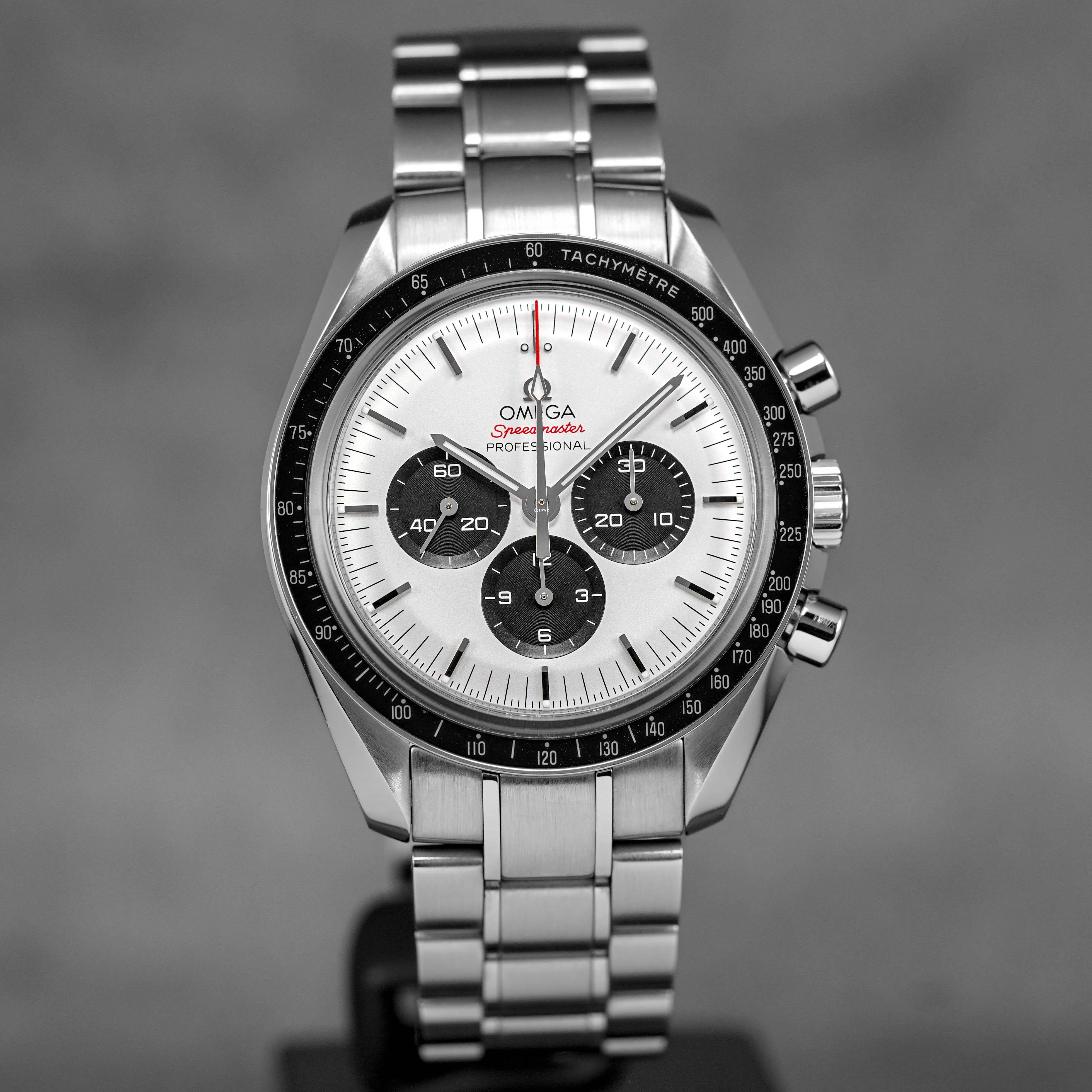 Harga Omega Speedmaster Tokyo Panda