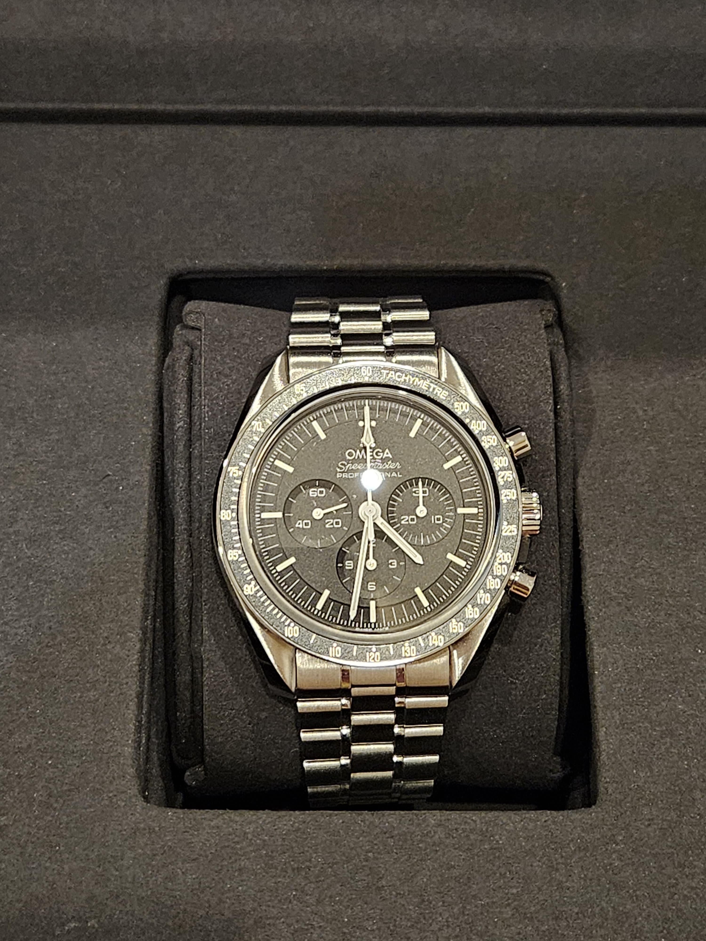 SPEEDMASTER MOONWATCH SAPPHIRE 42MM (2022)