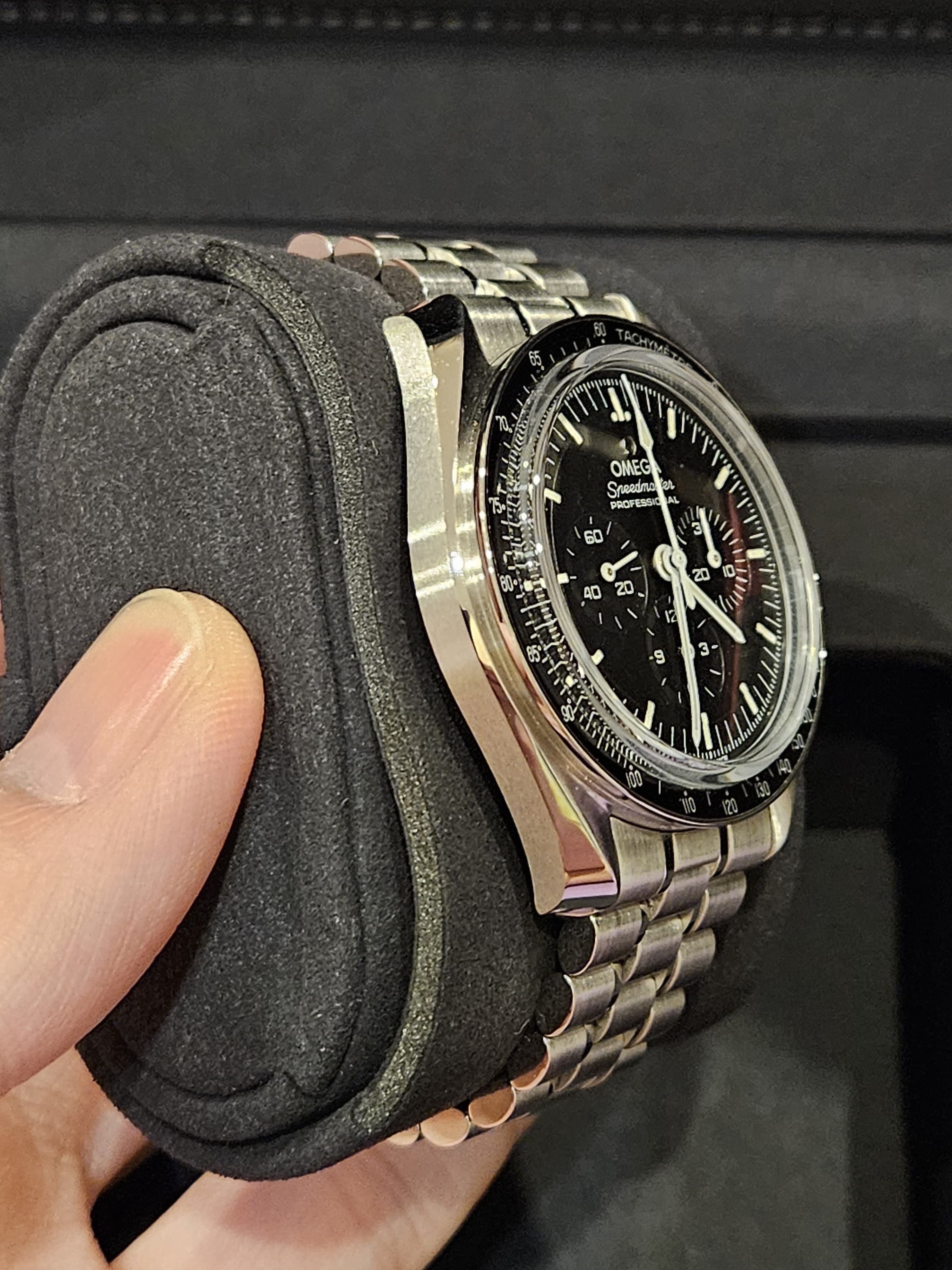 SPEEDMASTER MOONWATCH SAPPHIRE 42MM (2022)