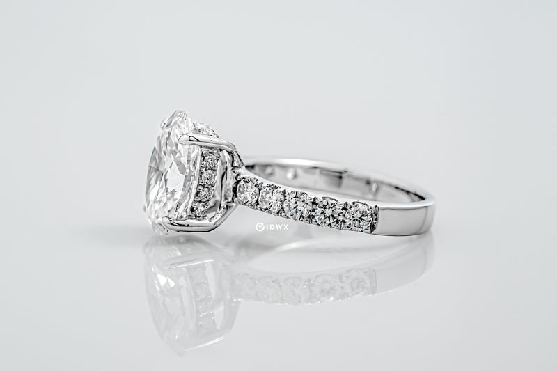 Oval Side Stones Ring