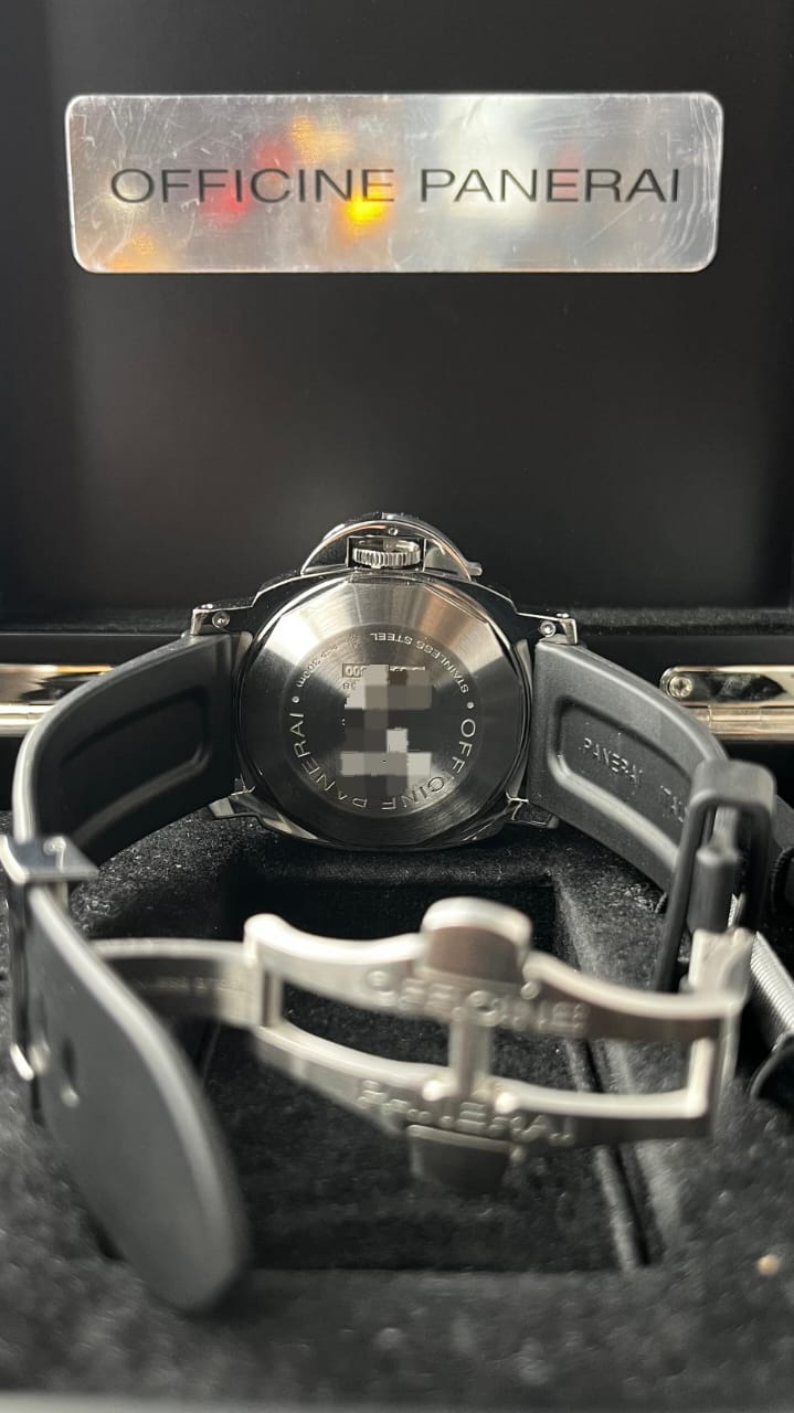 LUMINOR POWER RESERVE 44MM STEEL BLACK DIAL PAM 90 (2012)