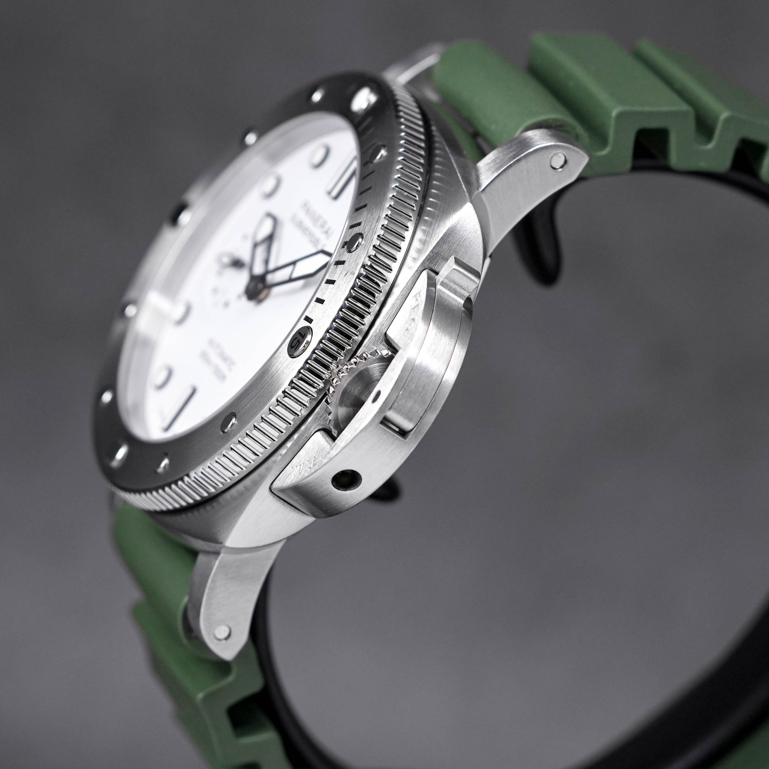 LUMINOR SUBMERSIBLE 44MM QUARANTAQUATTRO BIANCO WHITE DIAL PAM1226 (2023)