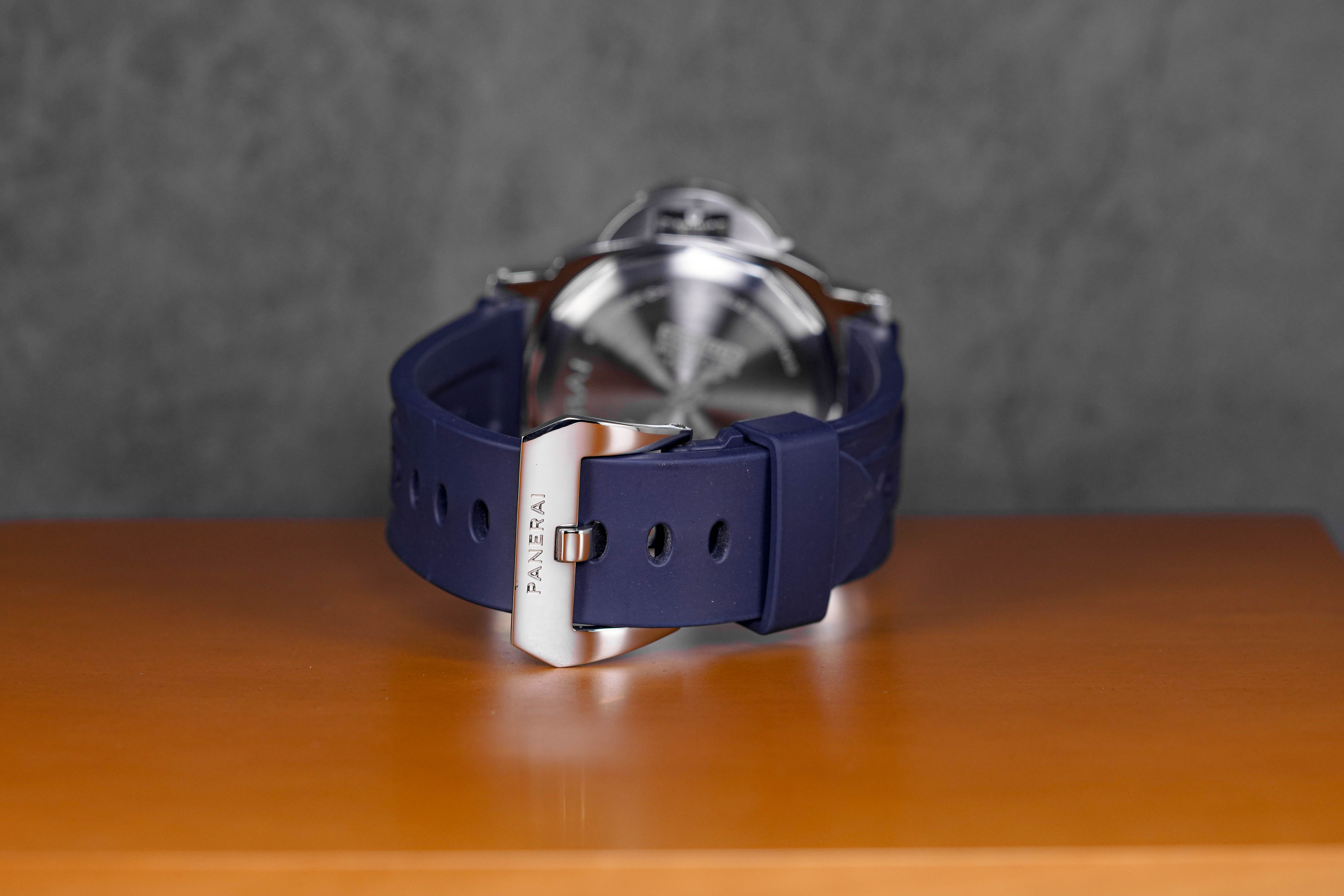 LUMINOR BASE LOGO PAM 000 (2015)