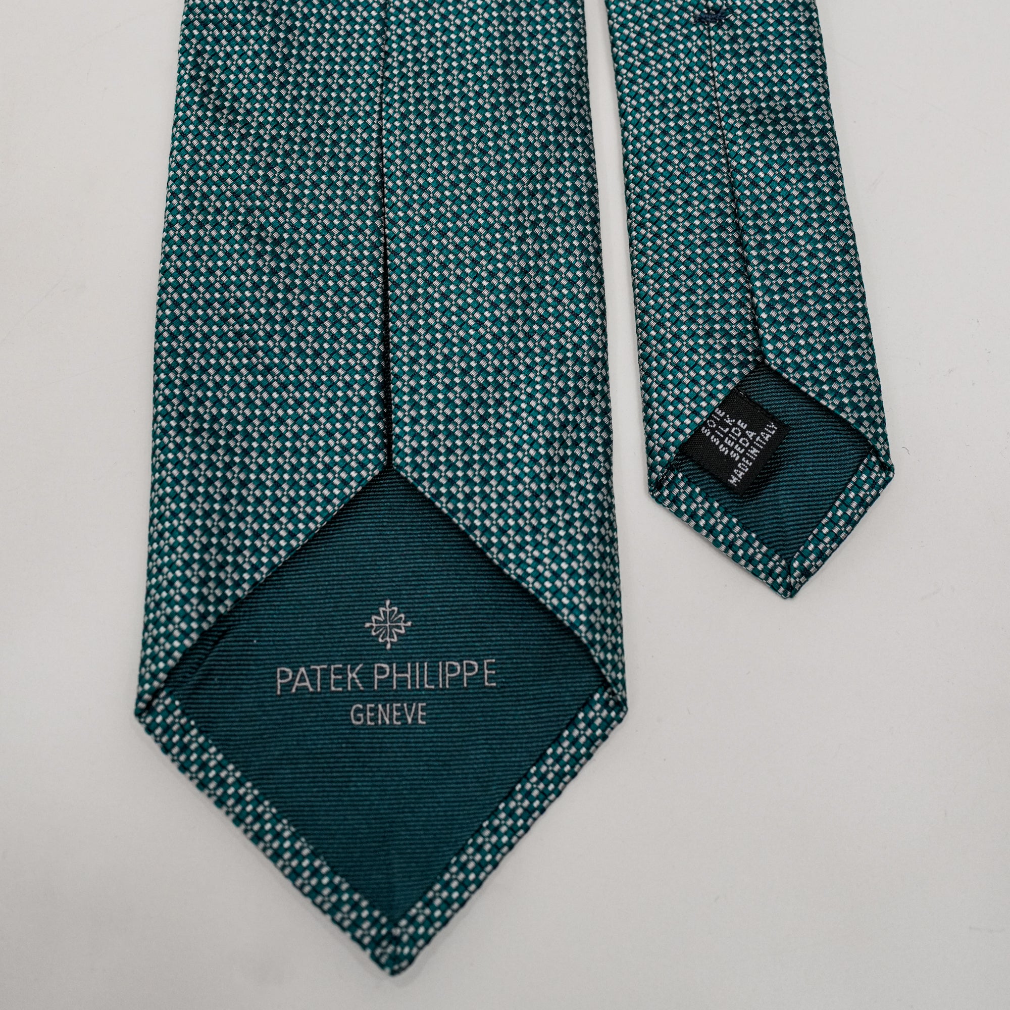 COLLECTIBLE SILK TIE 2026
