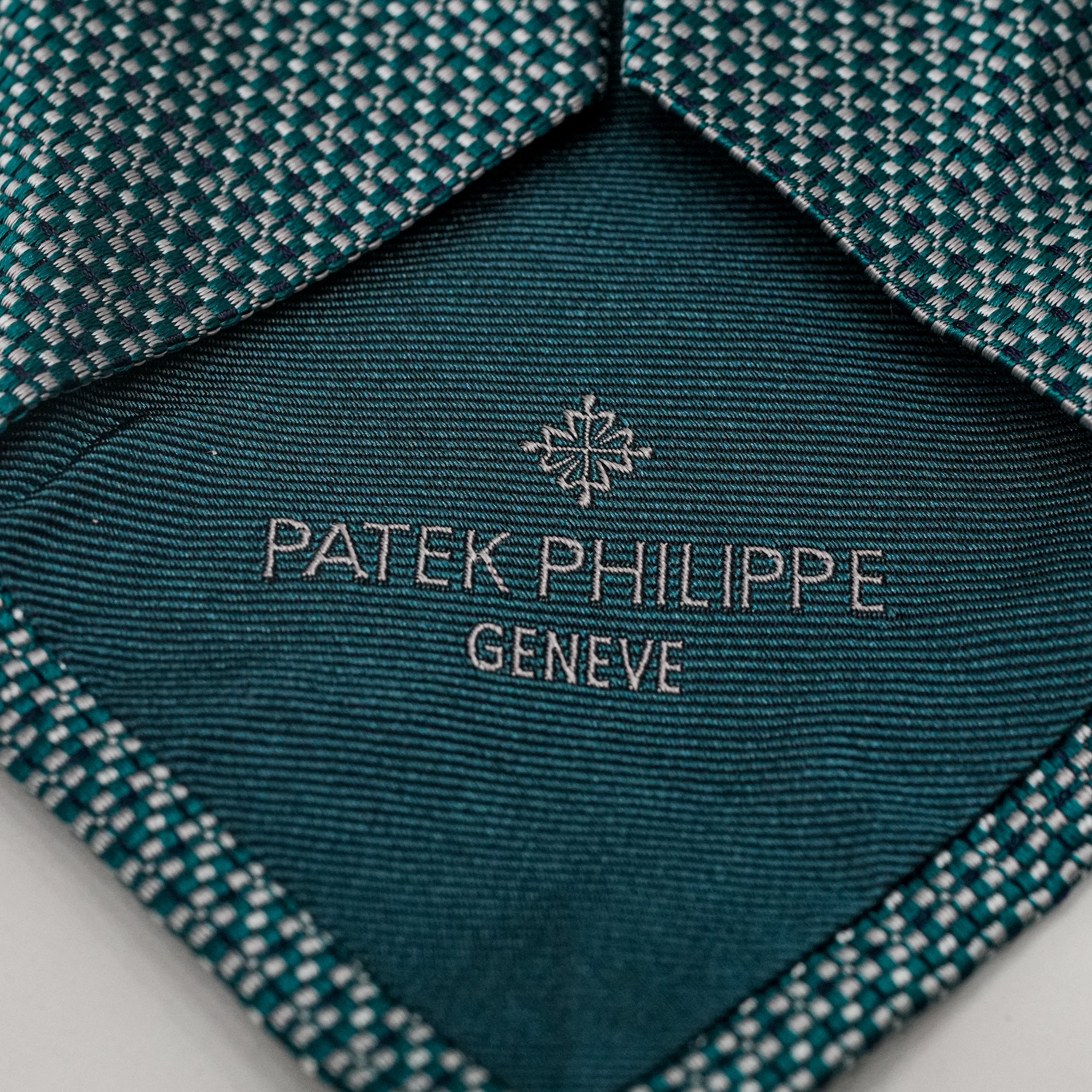 COLLECTIBLE SILK TIE 2026