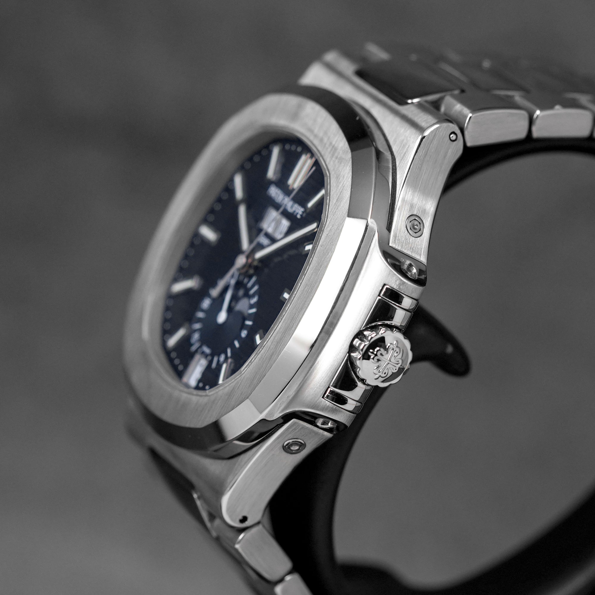NAUTILUS 5726/1A ANNUAL CALENDAR MOONPHASE BLUE DIAL (2021)