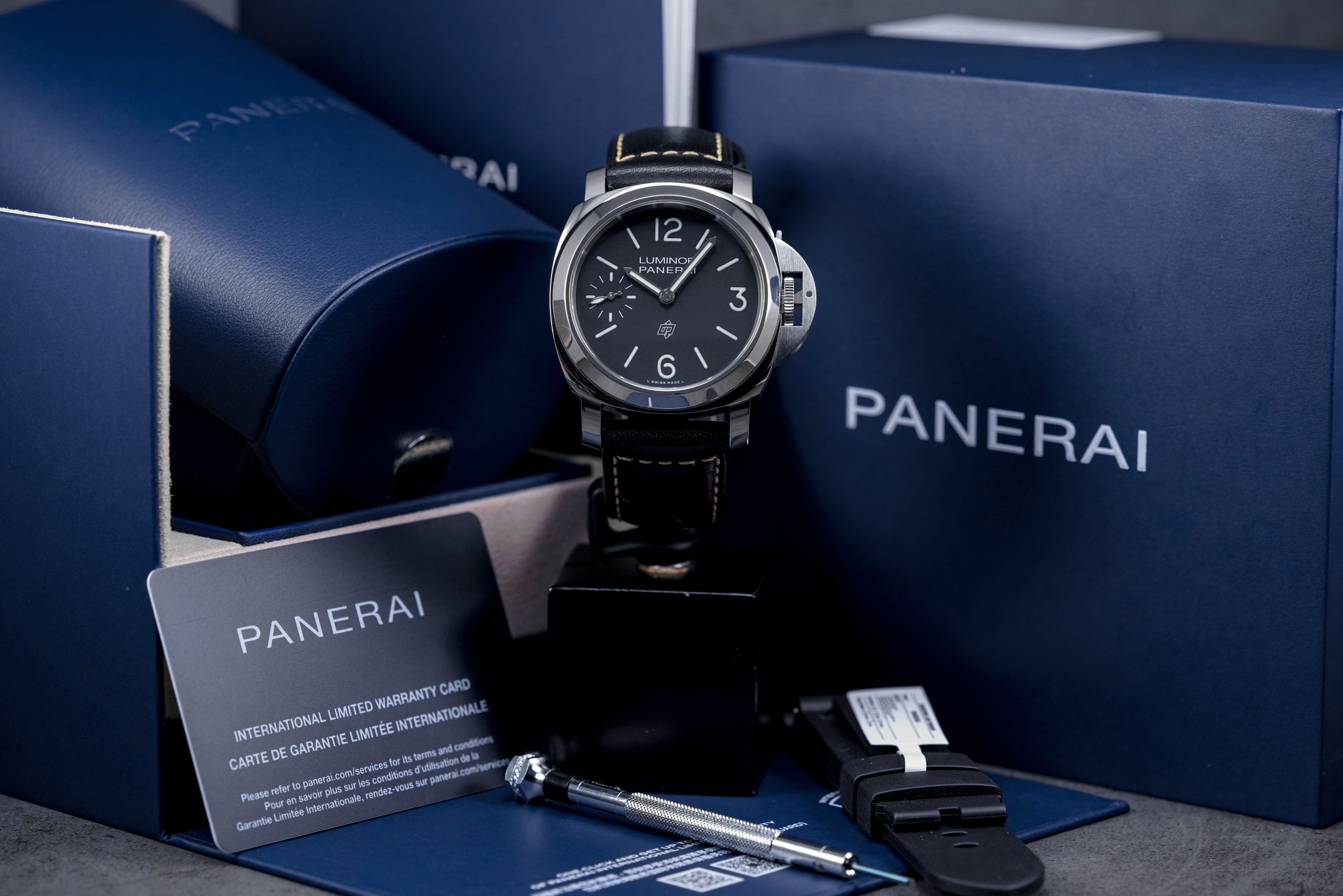 LUMINOR LOGO 44MM BLACK DIAL PAM 1084 (2024)