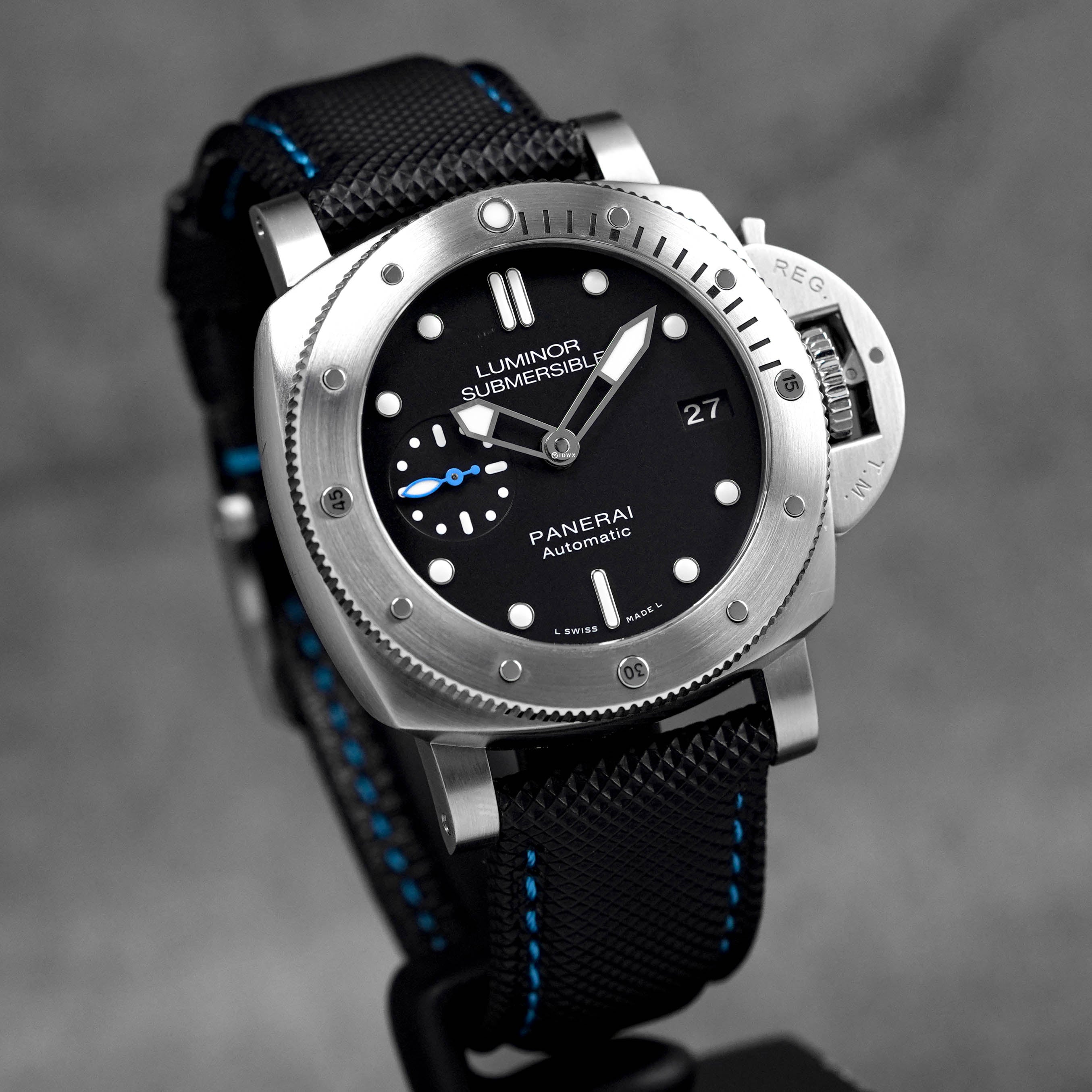 Harga Panerai Luminor Submersible PAM 682