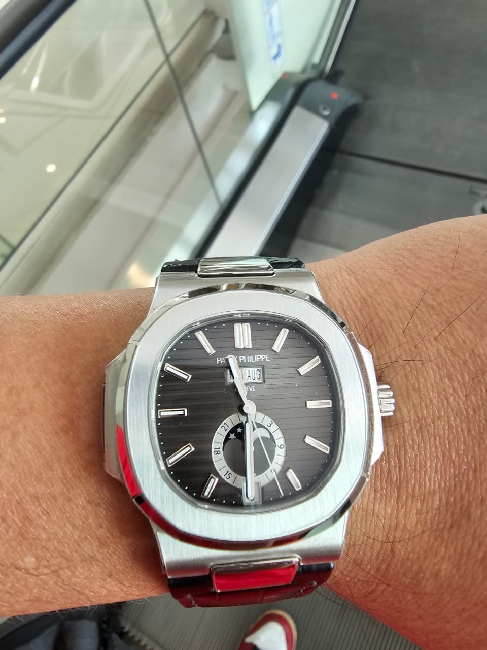 NAUTILUS 5726A ANNUAL CALENDAR MOONPHASE (2016)