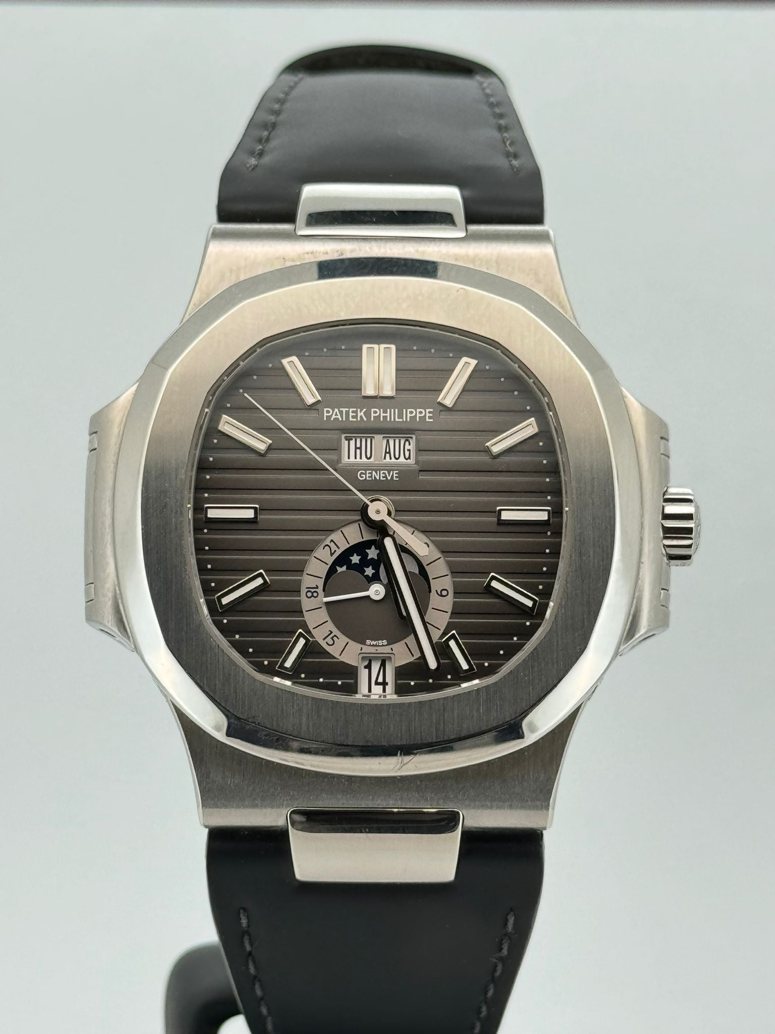 NAUTILUS 5726A ANNUAL CALENDAR MOONPHASE (2015)