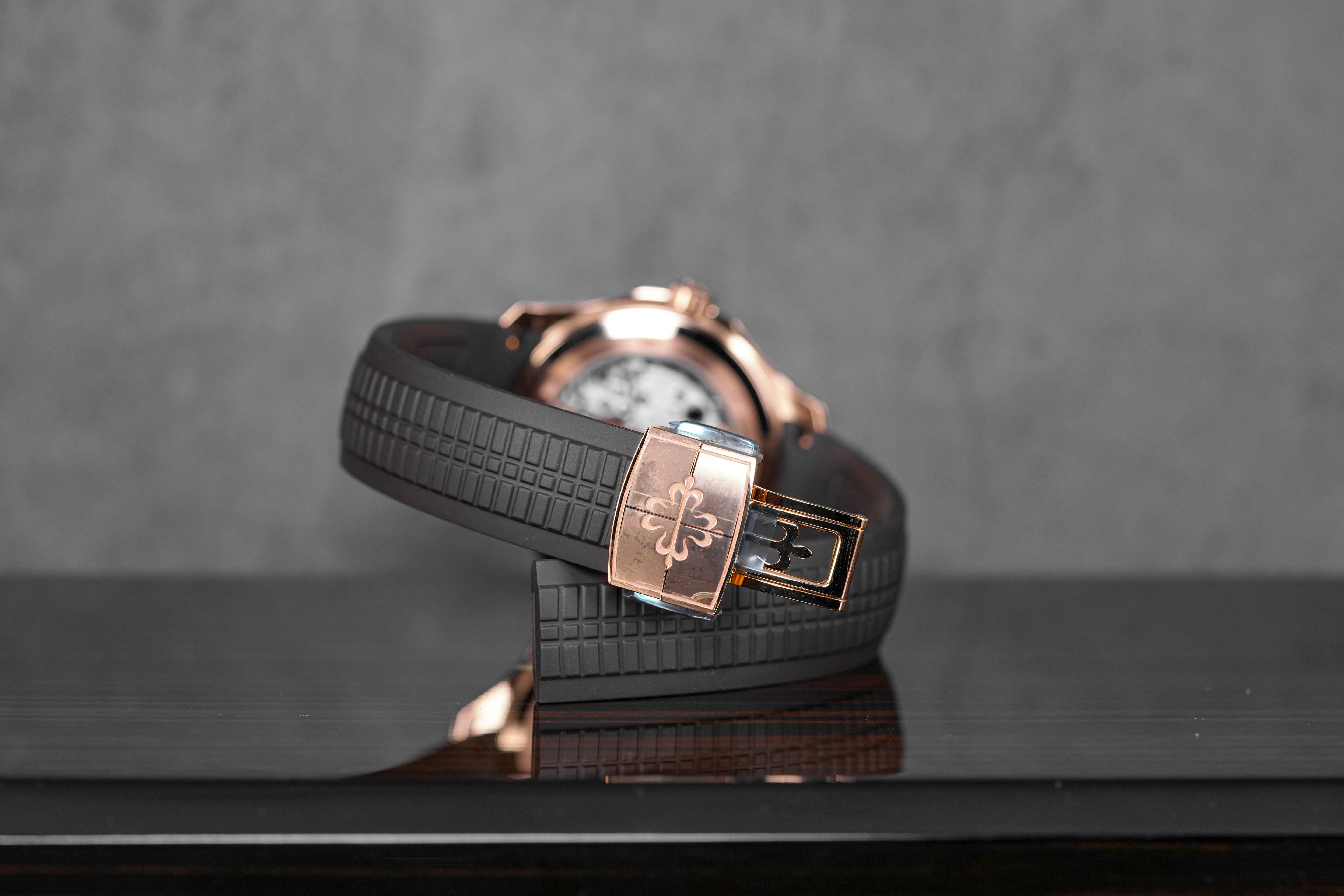 Harga Patek Philippe Aquanaut 5164R