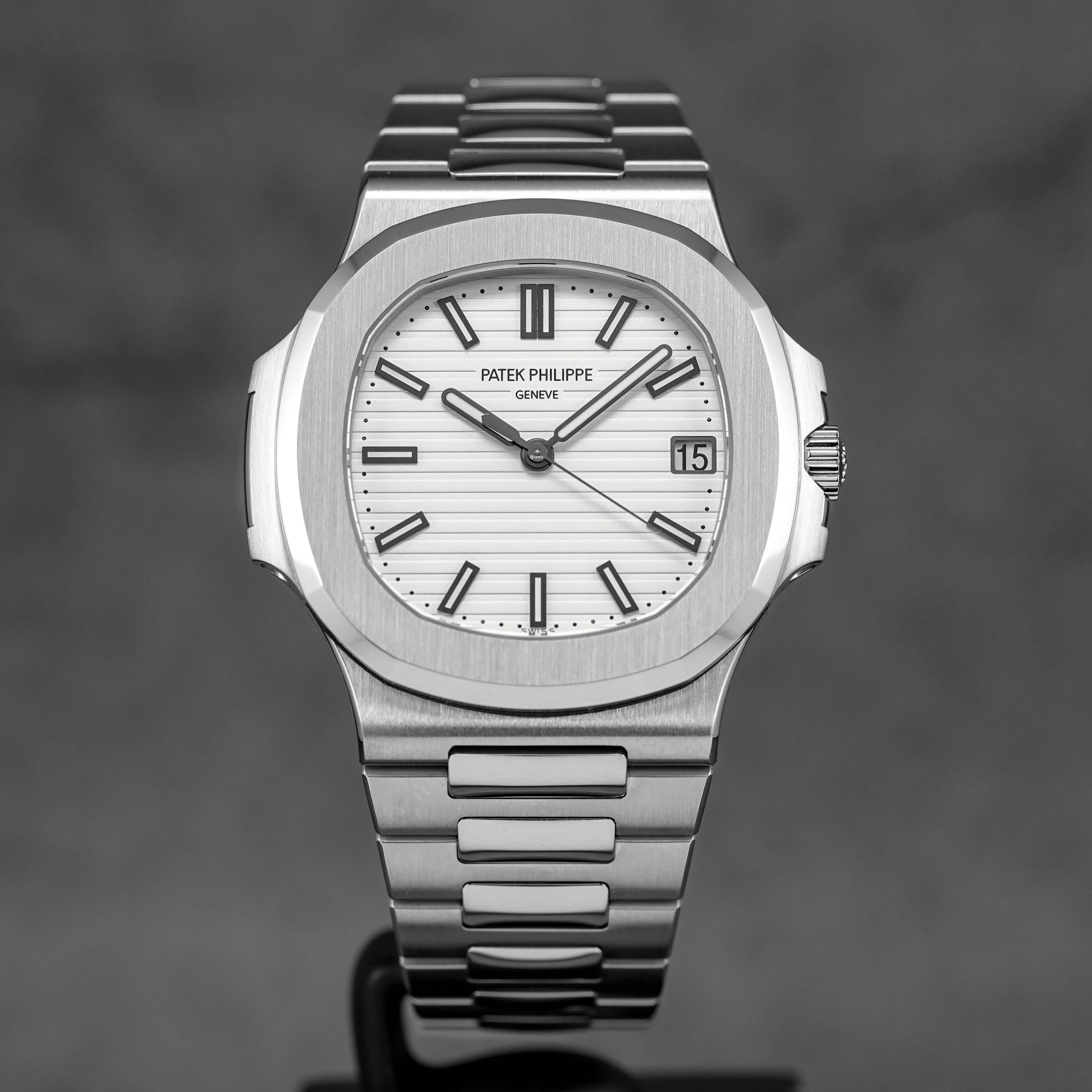PATEK PHILIPPE NAUTILUS 5711/1A WHITE DIAL (2018) IDWX