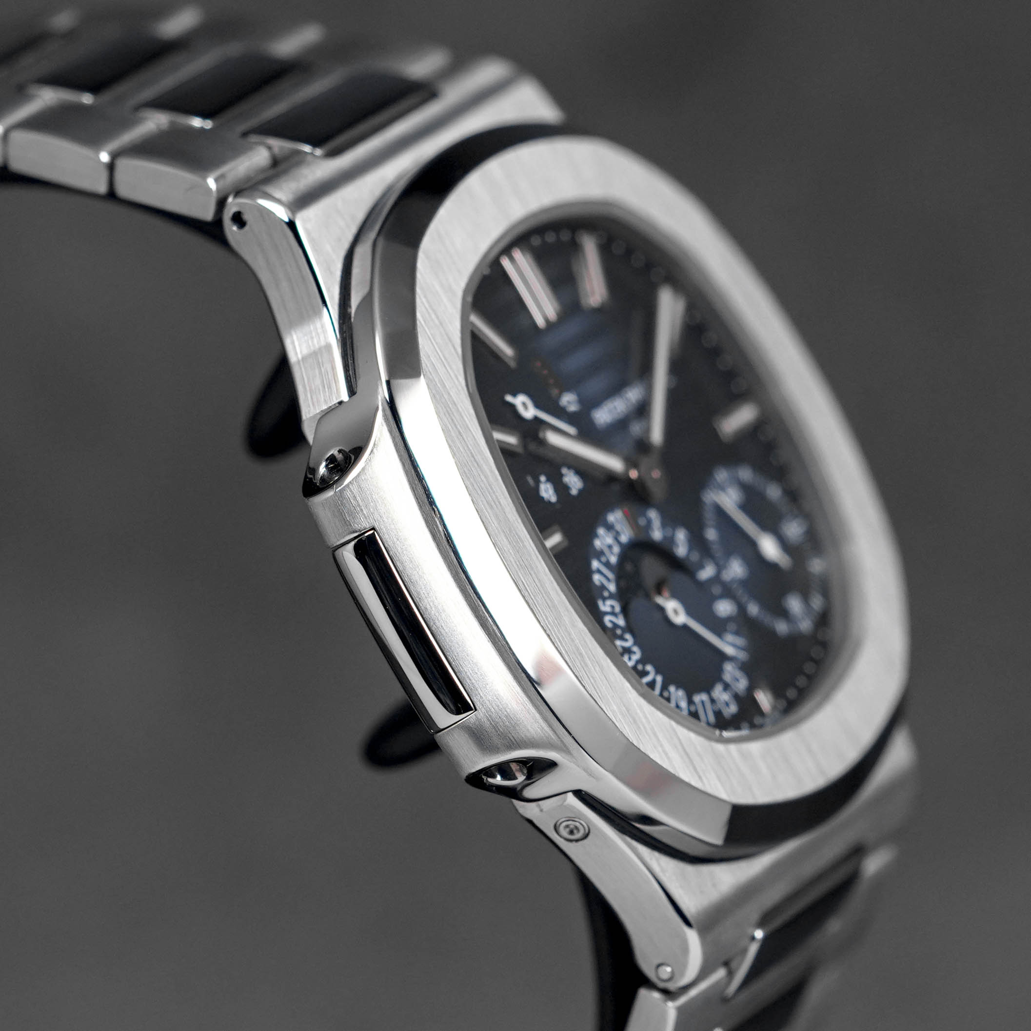 Harga Patek Philippe Nautilus 5712/1A Blue