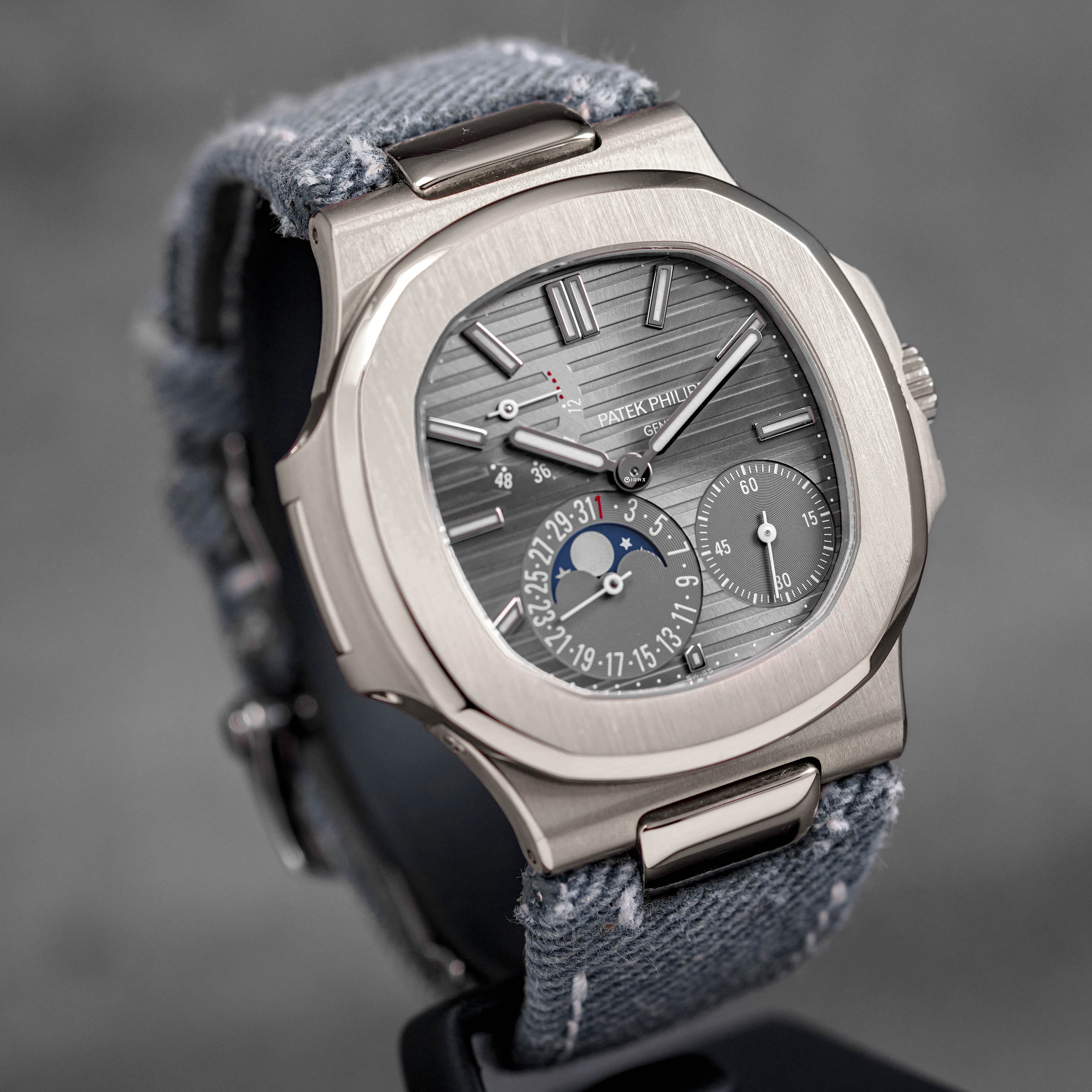 Harga Patek Philippe Nautilus 5712G