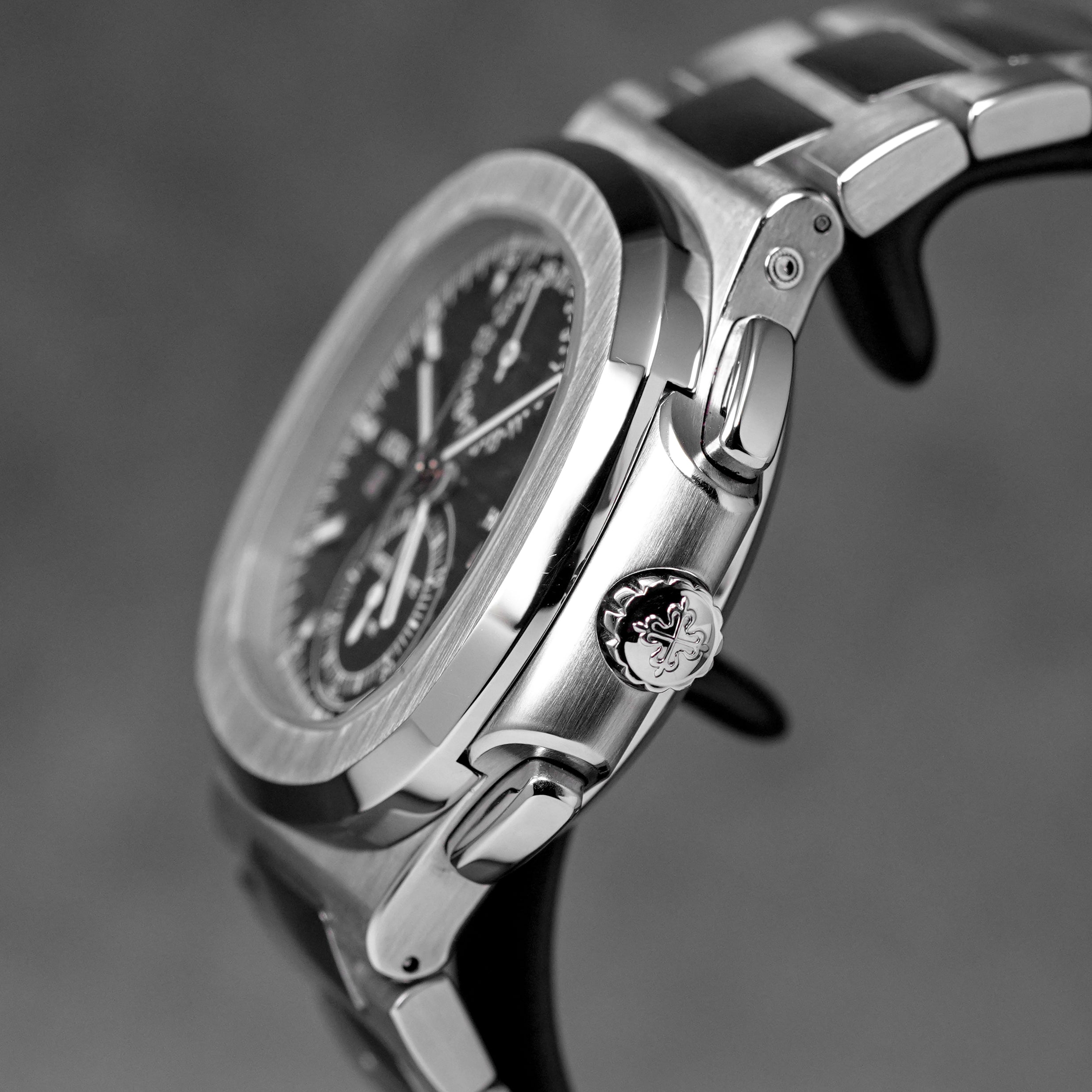 Harga Patek Philippe Nautilus 5990/1A