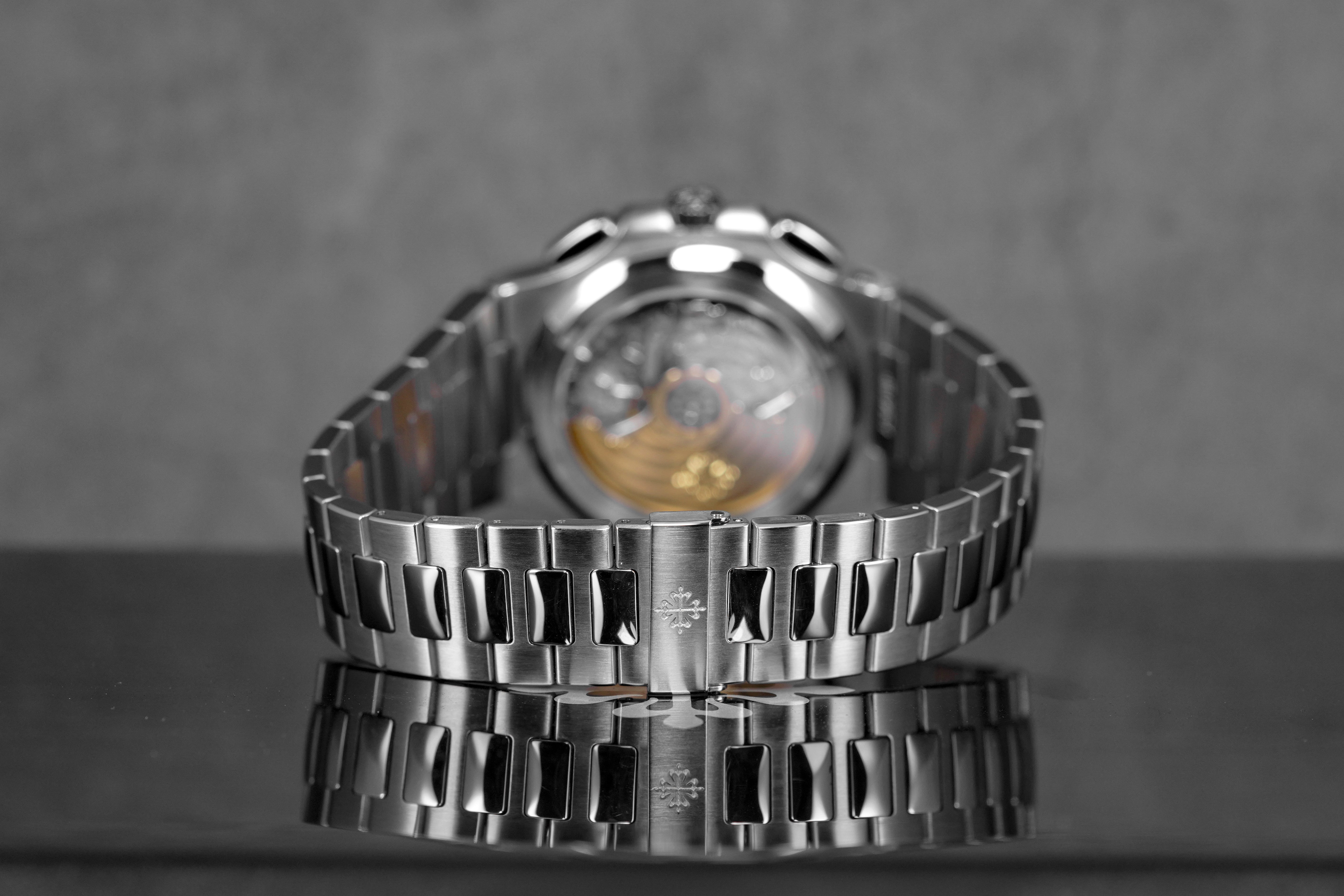 Harga Patek Philippe Nautilus 5990/1A