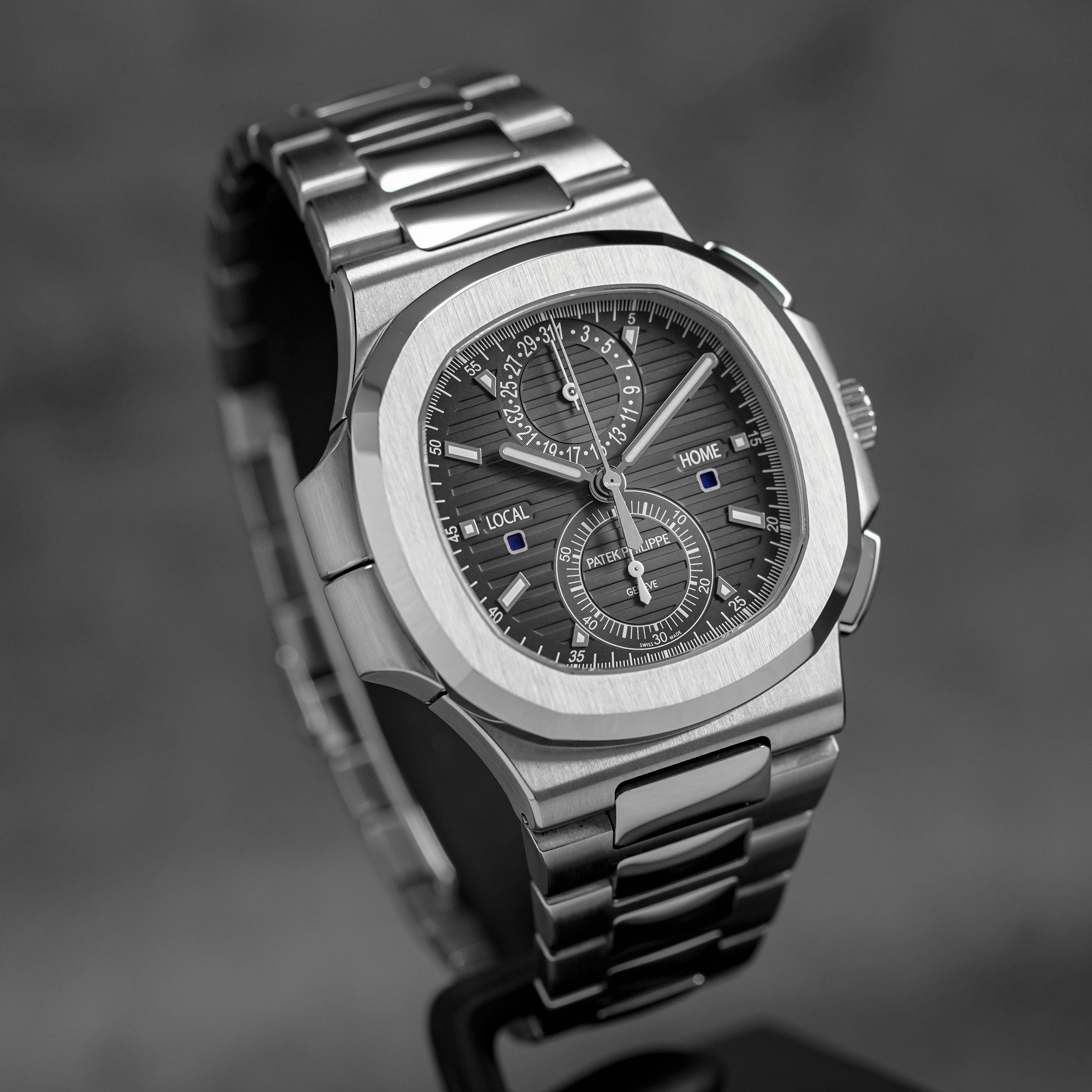 Harga Patek Philippe Nautilus 5990