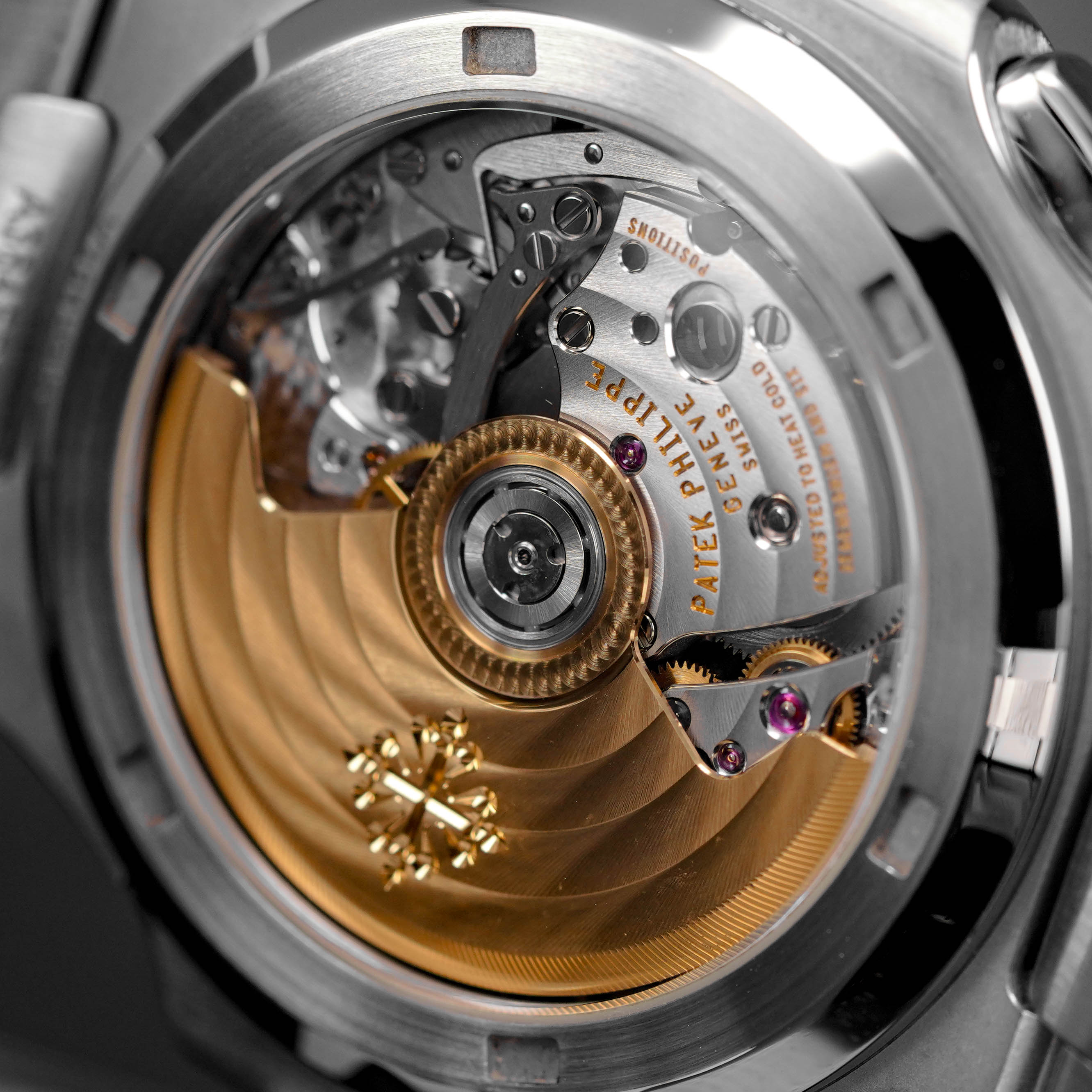 Harga Patek Philippe Nautilus 5990