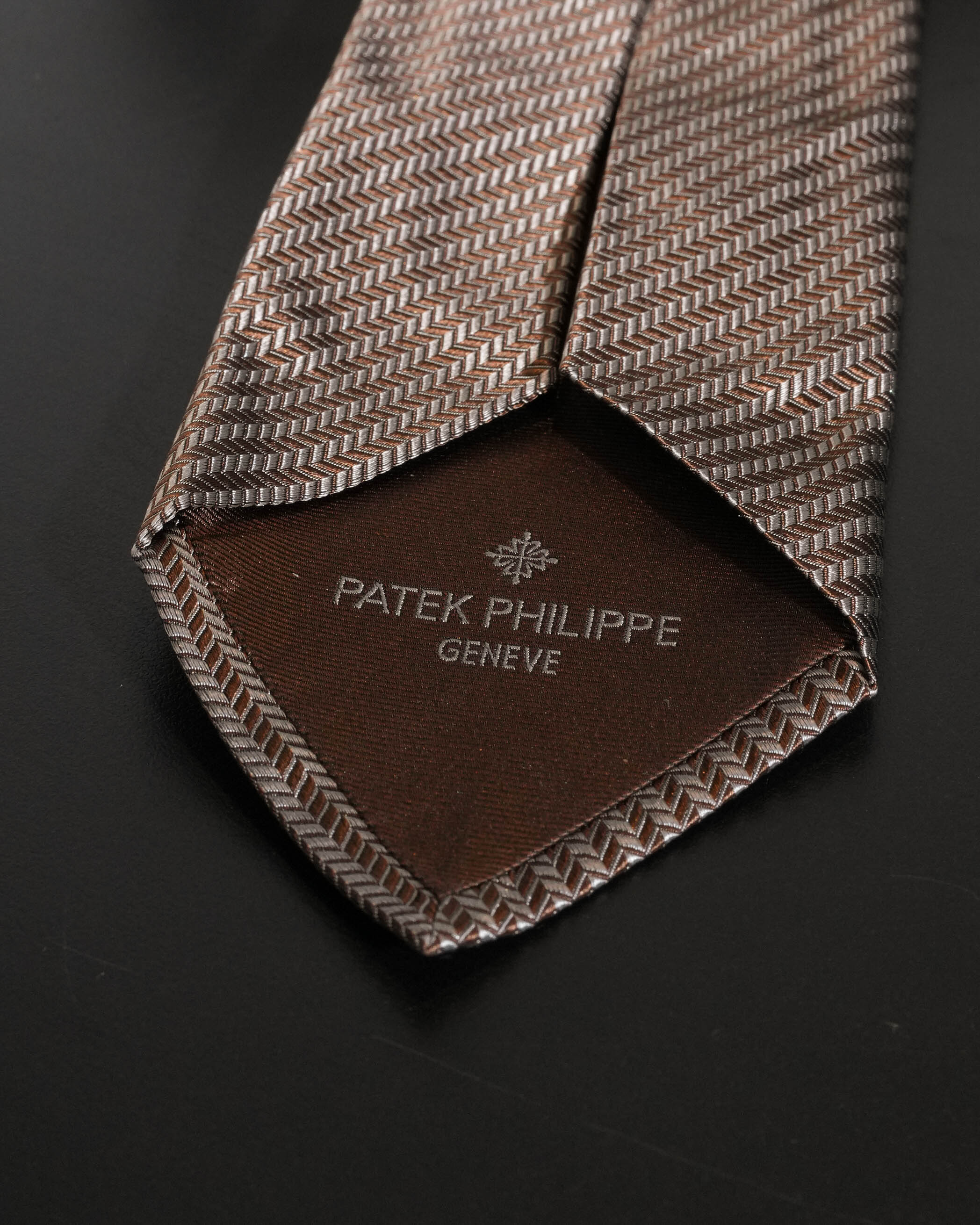 COLLECTABLE SILK TIE 2025