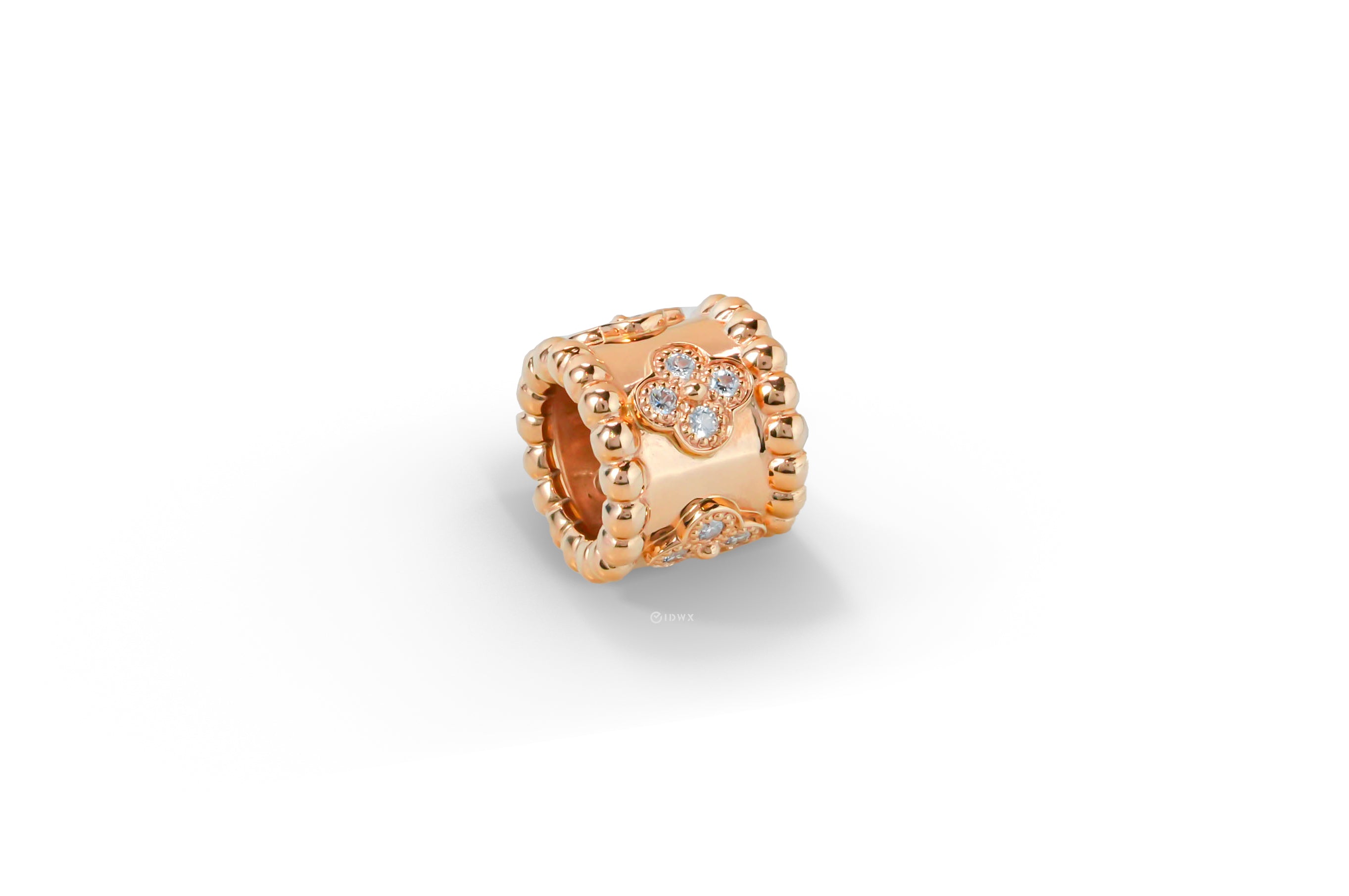 Perlee Clovers Pendant