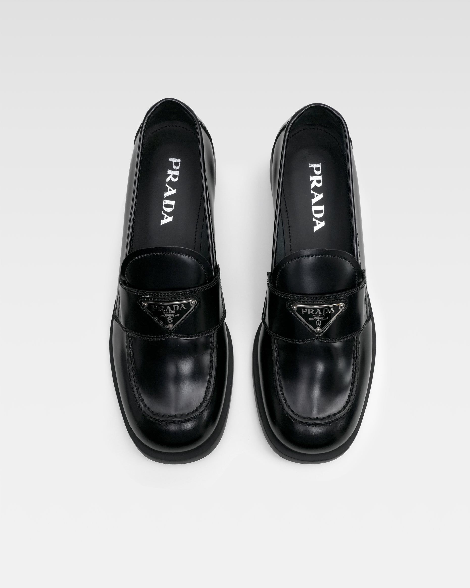 TRIANGLE LOGO LEATHER LOAFER BLACK