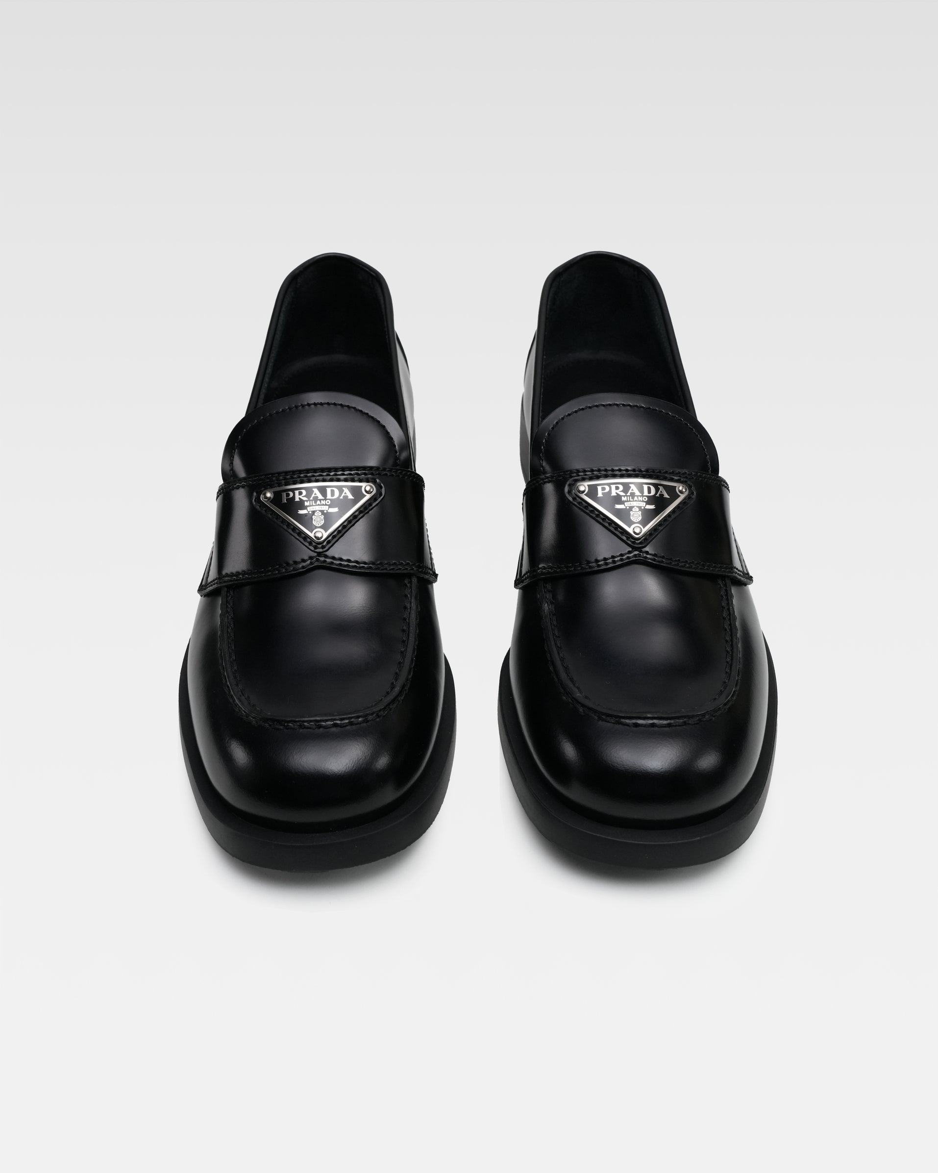 TRIANGLE LOGO LEATHER LOAFER BLACK