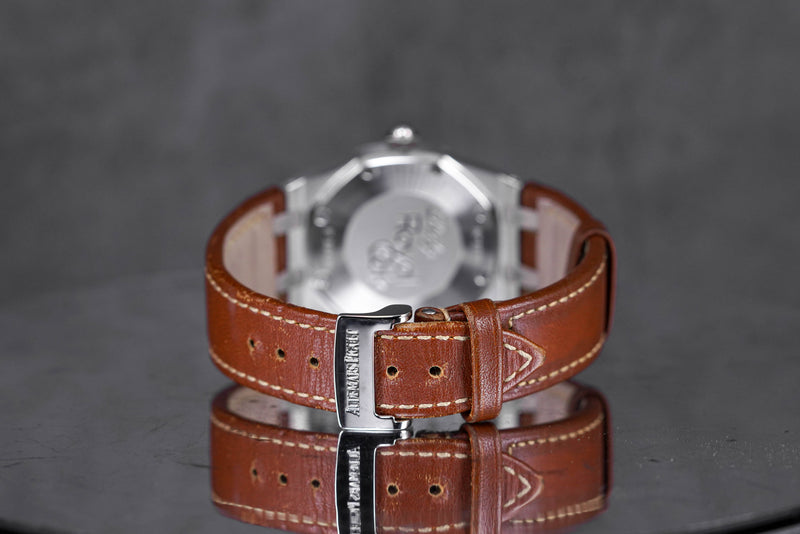 ROYAL OAK 33MM 67600ST WHITE DIAL WITH BROWN LEATHER STRAP (WATCH ONLY)