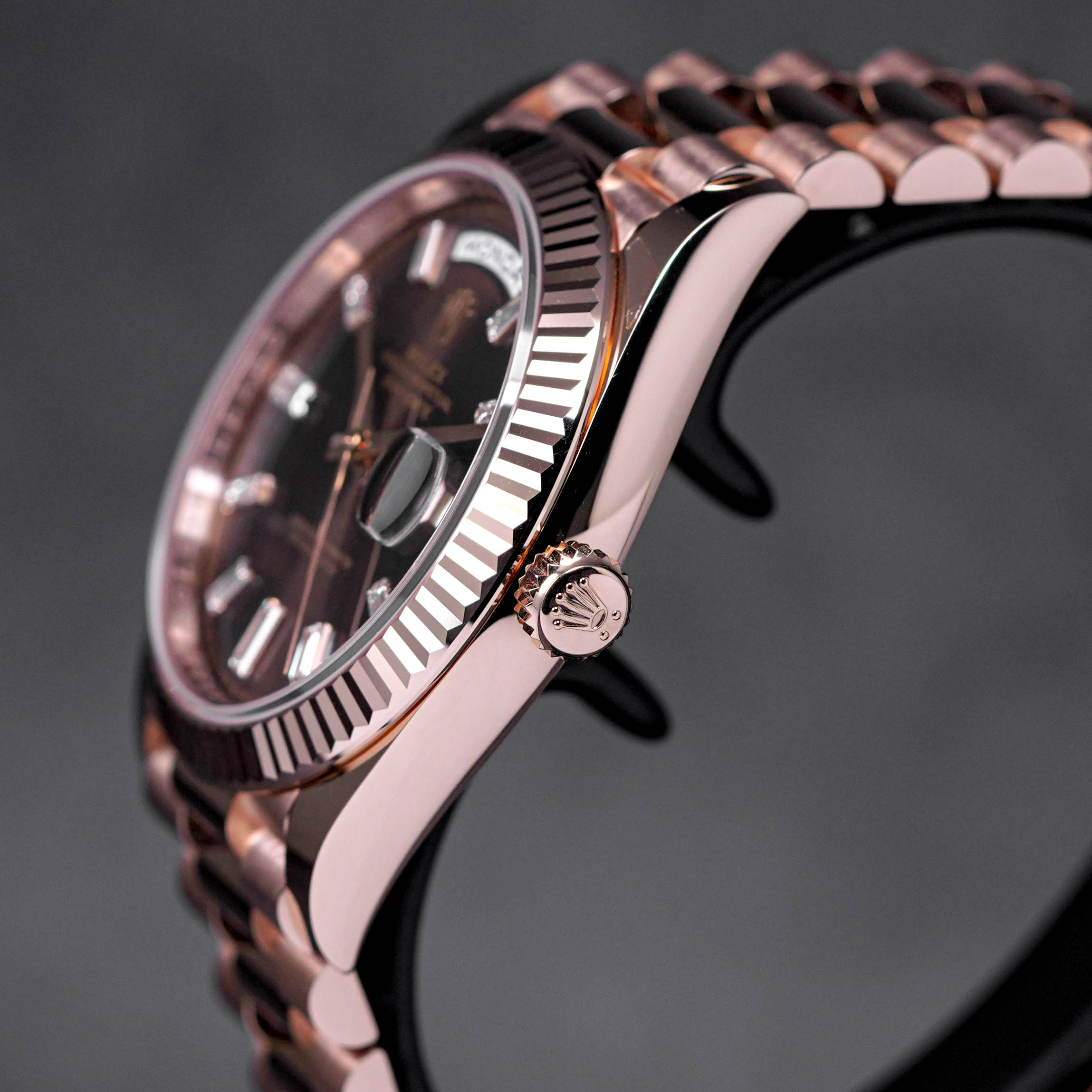 DAYDATE 40MM ROSEGOLD CHOCO DIAMOND BAGUETTE DIAL (2023)