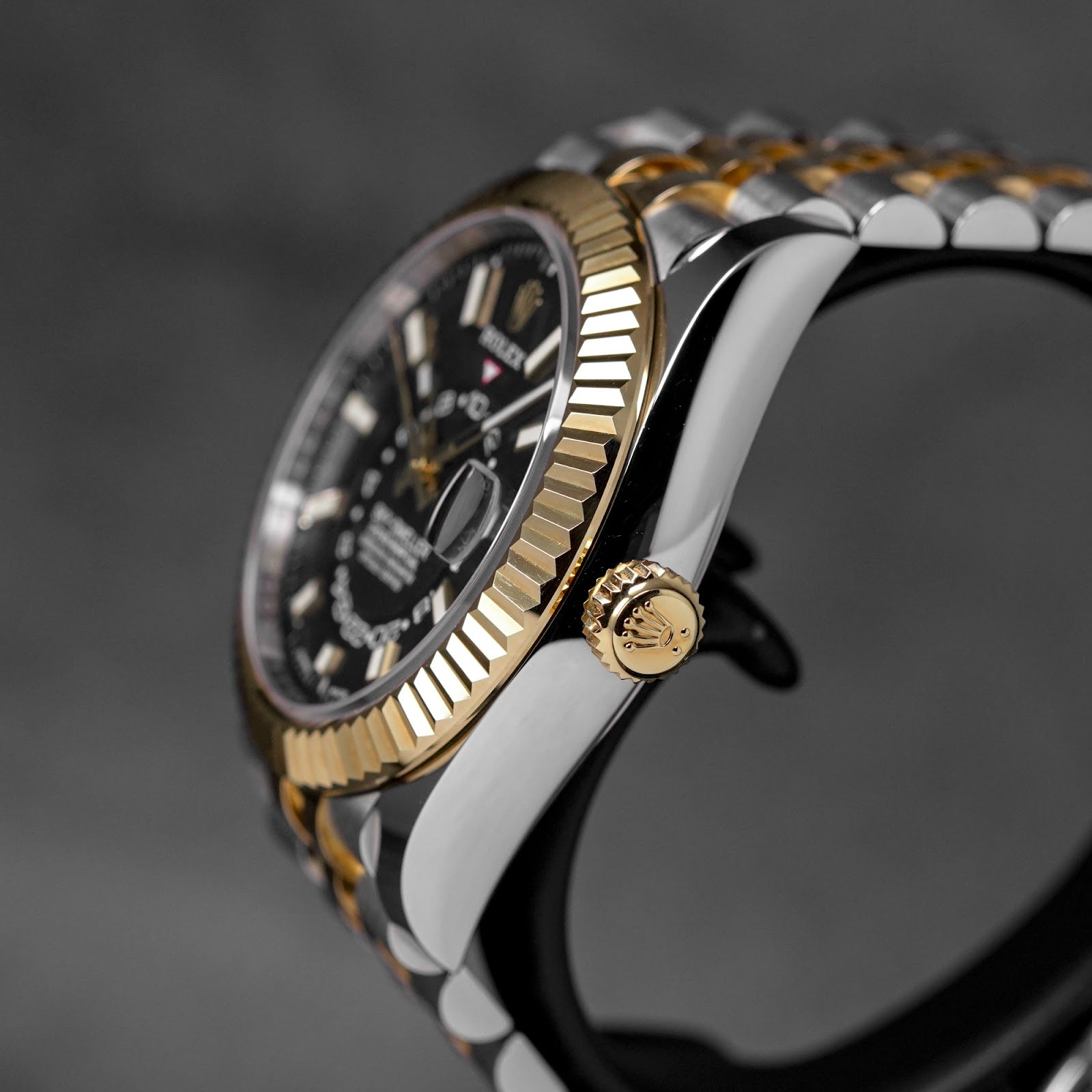 SKY-DWELLER TWOTONE YELLOWGOLD BLACK DIAL (2022)