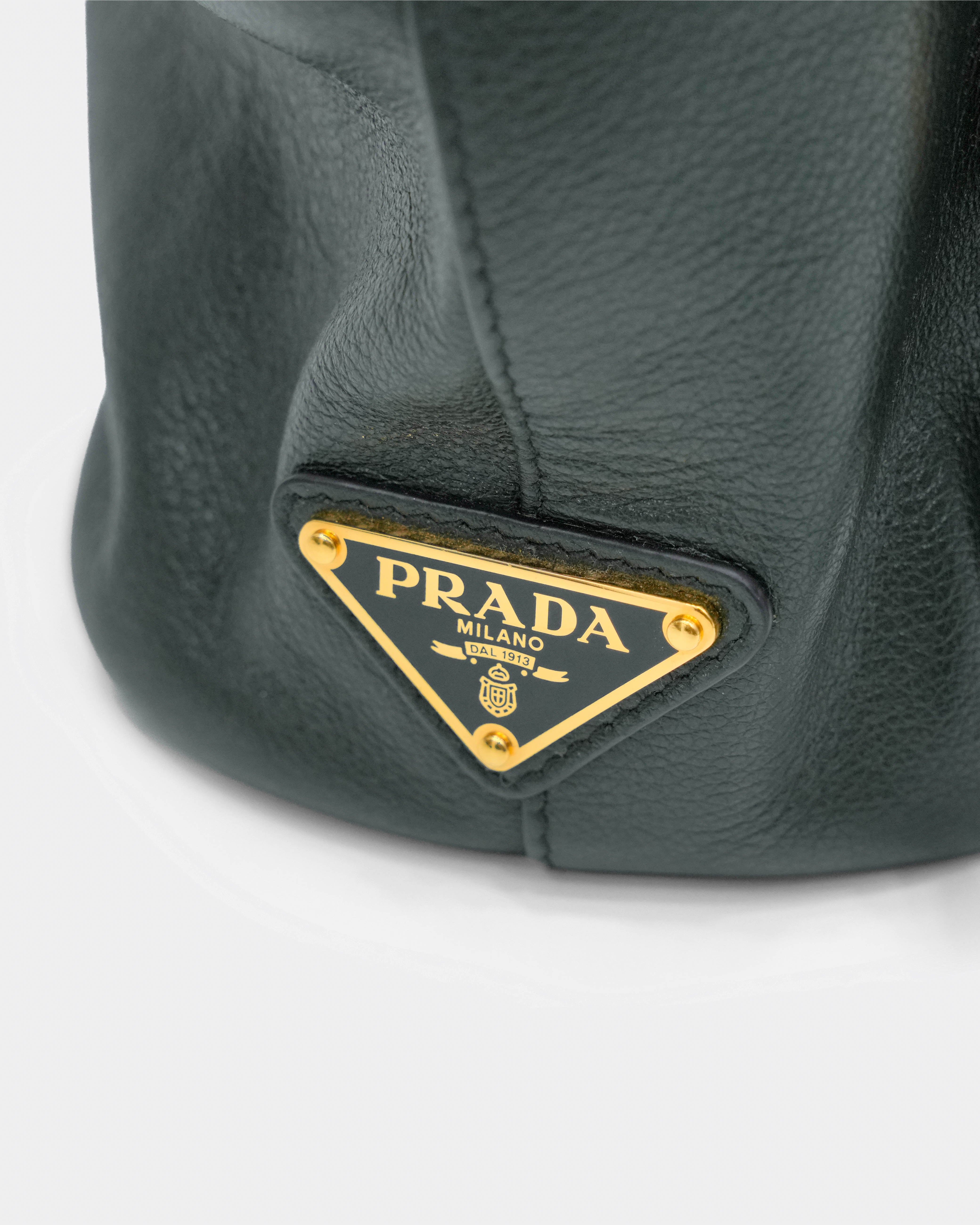 DRAWSTRING BUCKET BAG GREEN