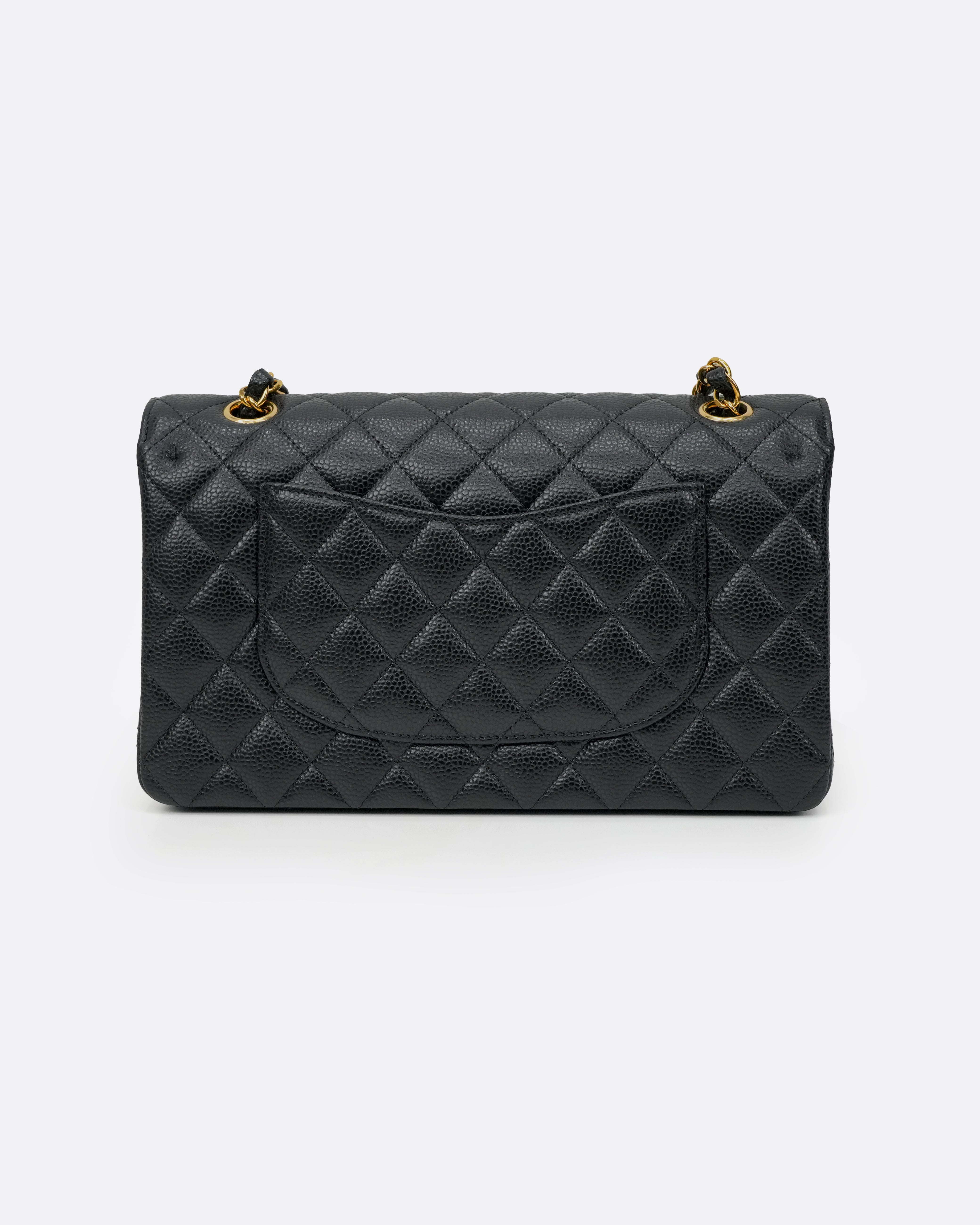 MEDIUM CLASSIC FLAP BLACK CAVIAR GOLDHARDWARE
