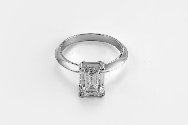 2CT EMERALD CUT SOLITAIRE RING