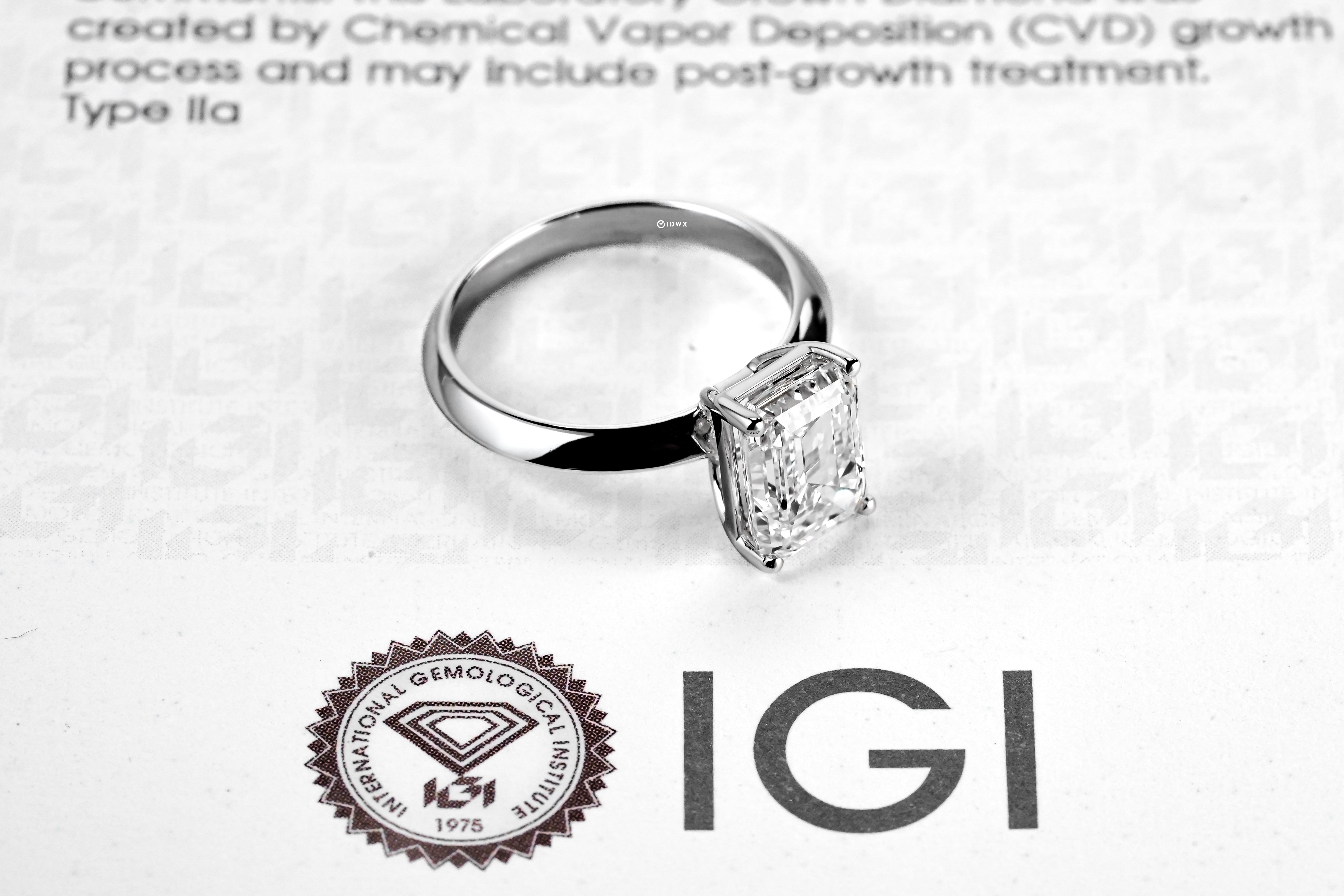 2CT EMERALD CUT SOLITAIRE RING