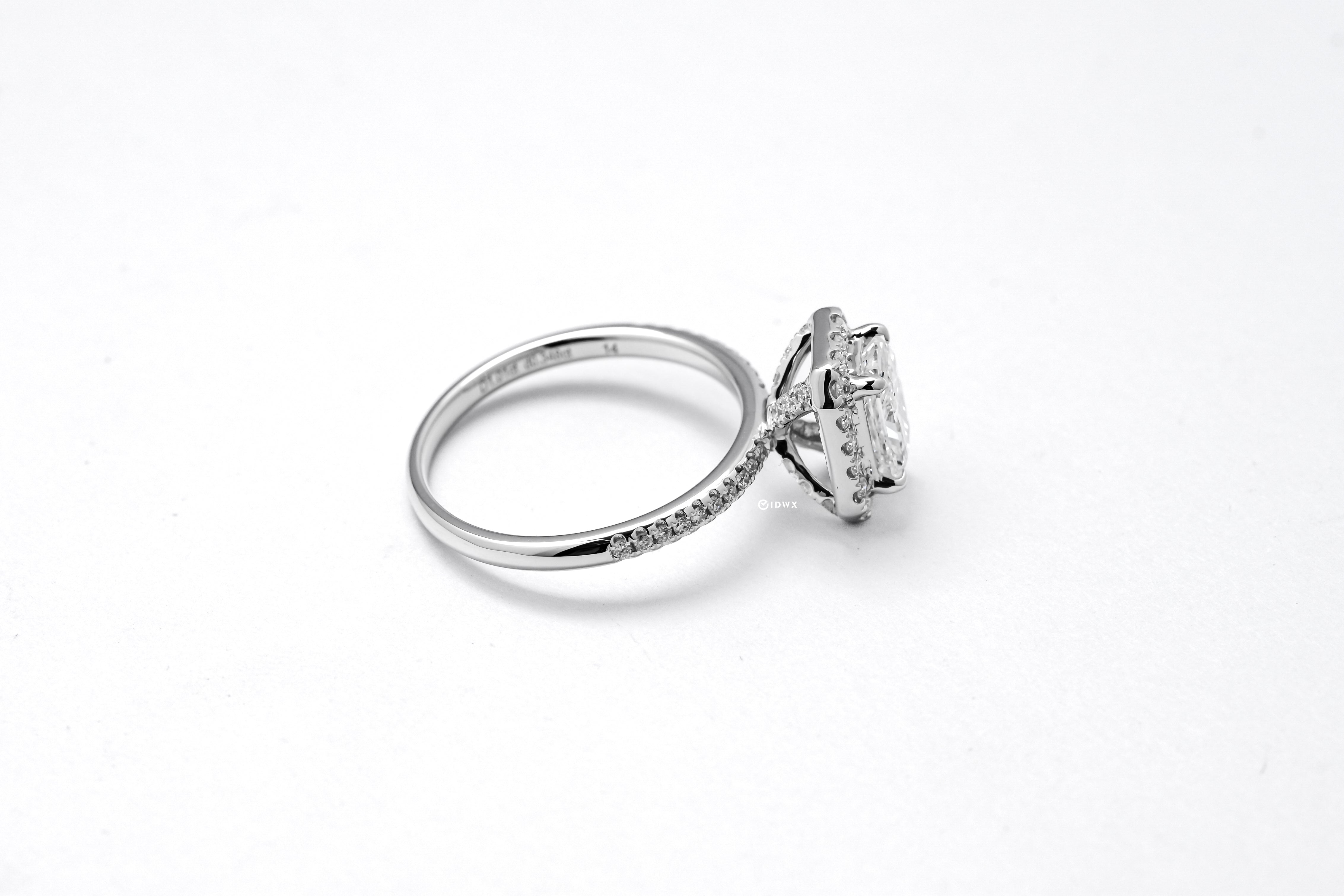 1CT RADIANT BRILLIANT SIDE STONE WHITEGOLD HALO RING