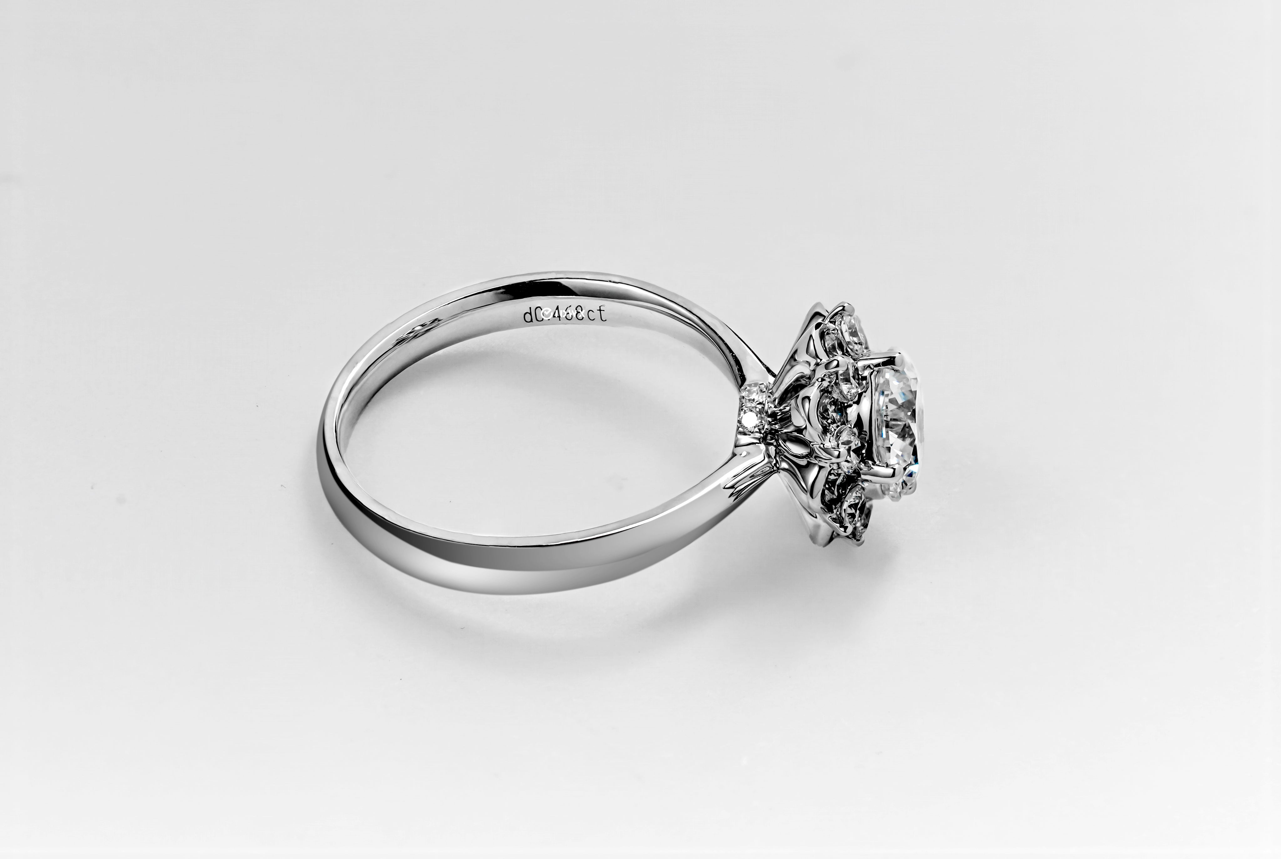 1CT ROUND BRILLIANT FLORAL HALO RING