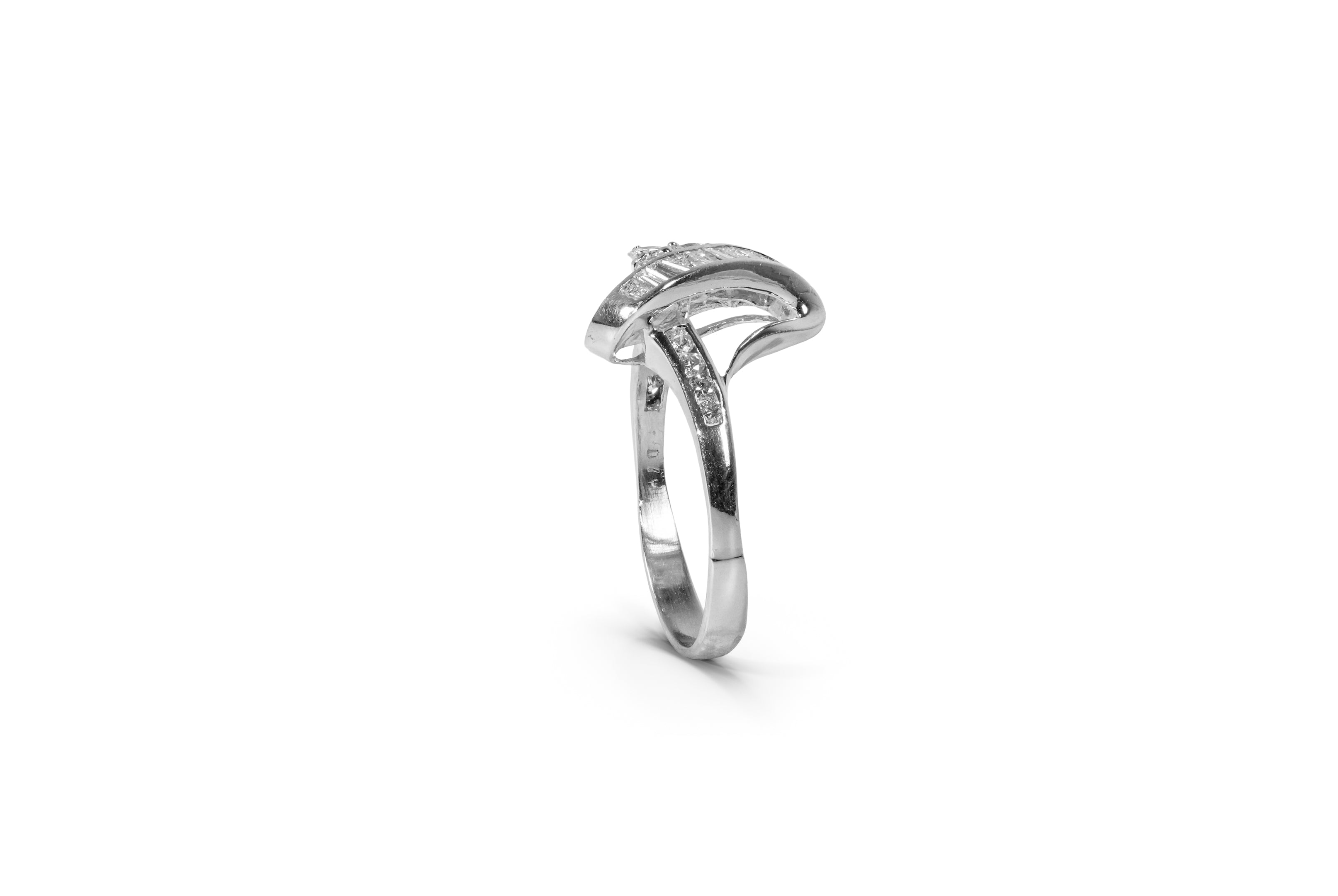 DIAMOND RING PT900 0.7CT SIZE 14.5