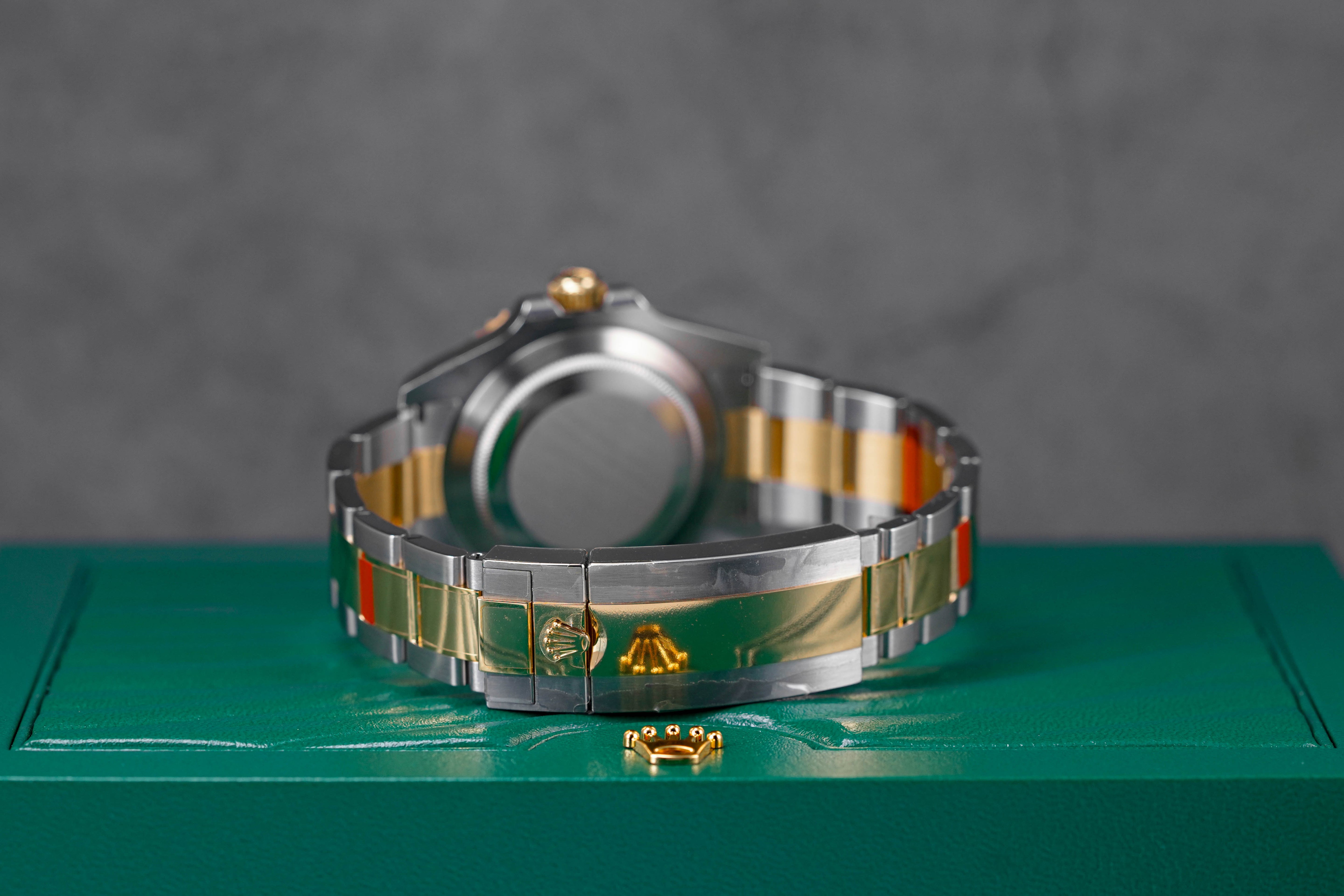 SUBMARINER DATE 41MM TWOTONE YELLOWGOLD BLUE DIAL (2022)