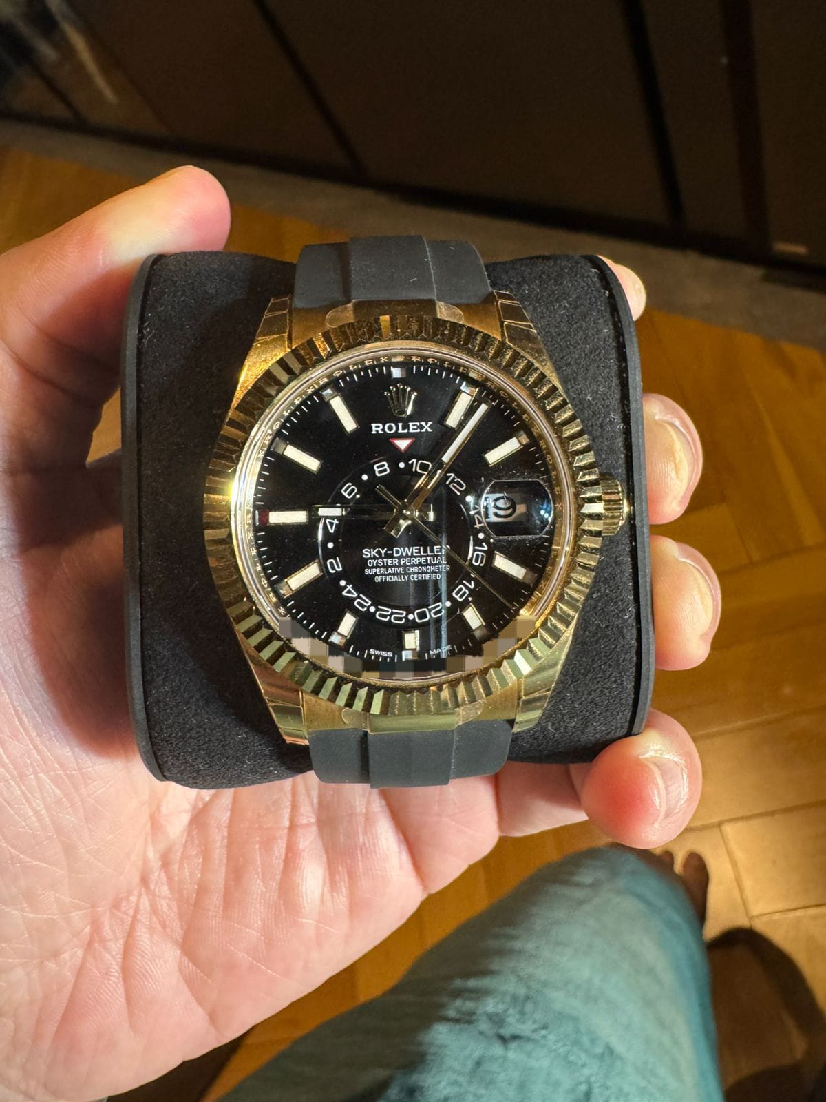 SKY-DWELLER OYSTERFLEX YELLOWGOLD BLACK DIAL (2023)