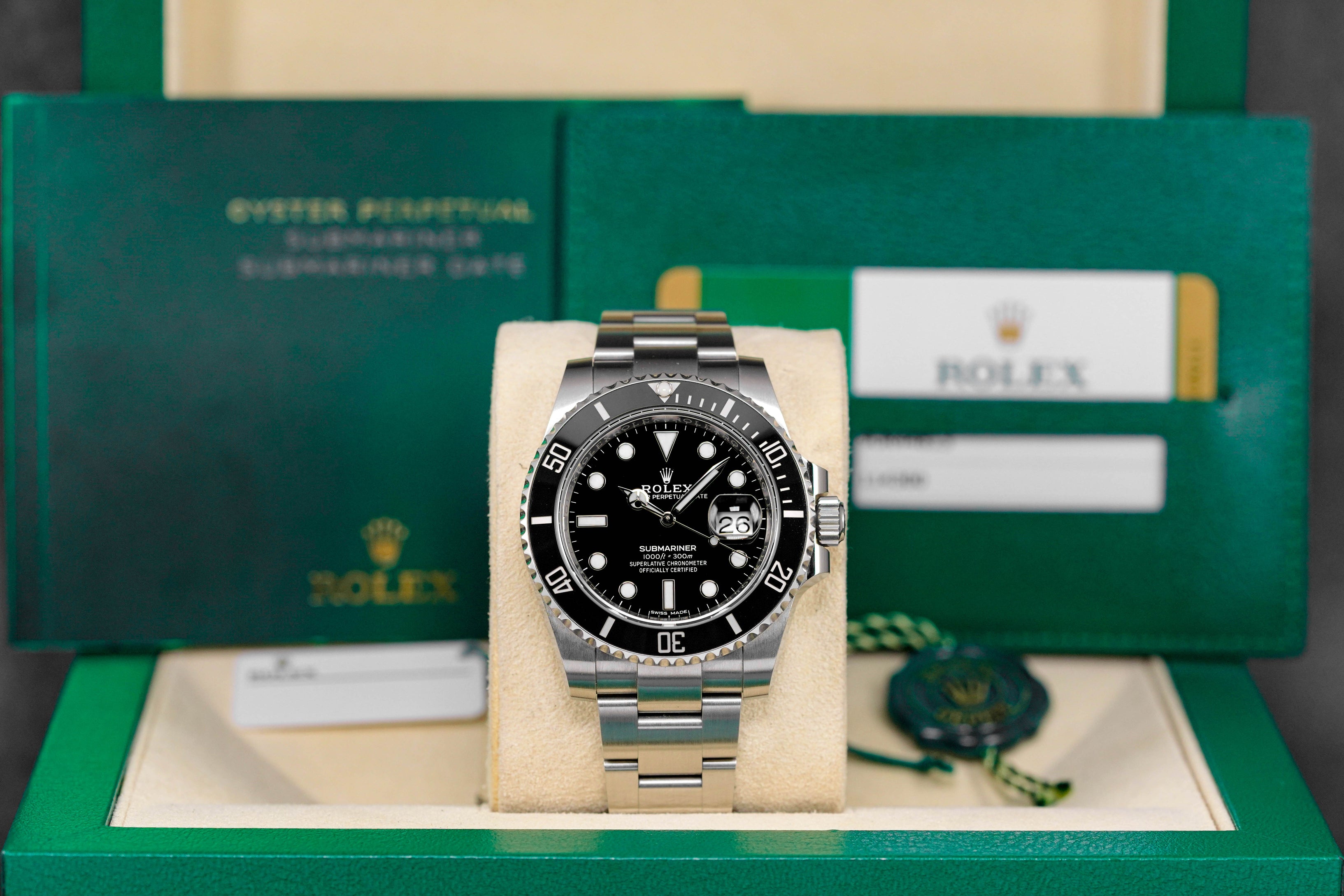 Rolex-Submariner-Date