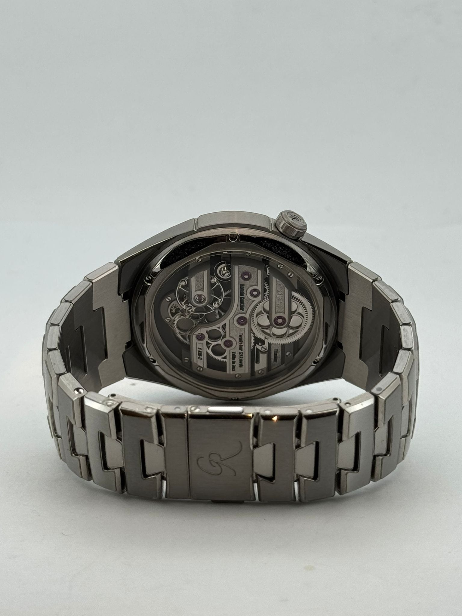 C TITANIUM EDITION BRACELET GREY DIAL (2023)