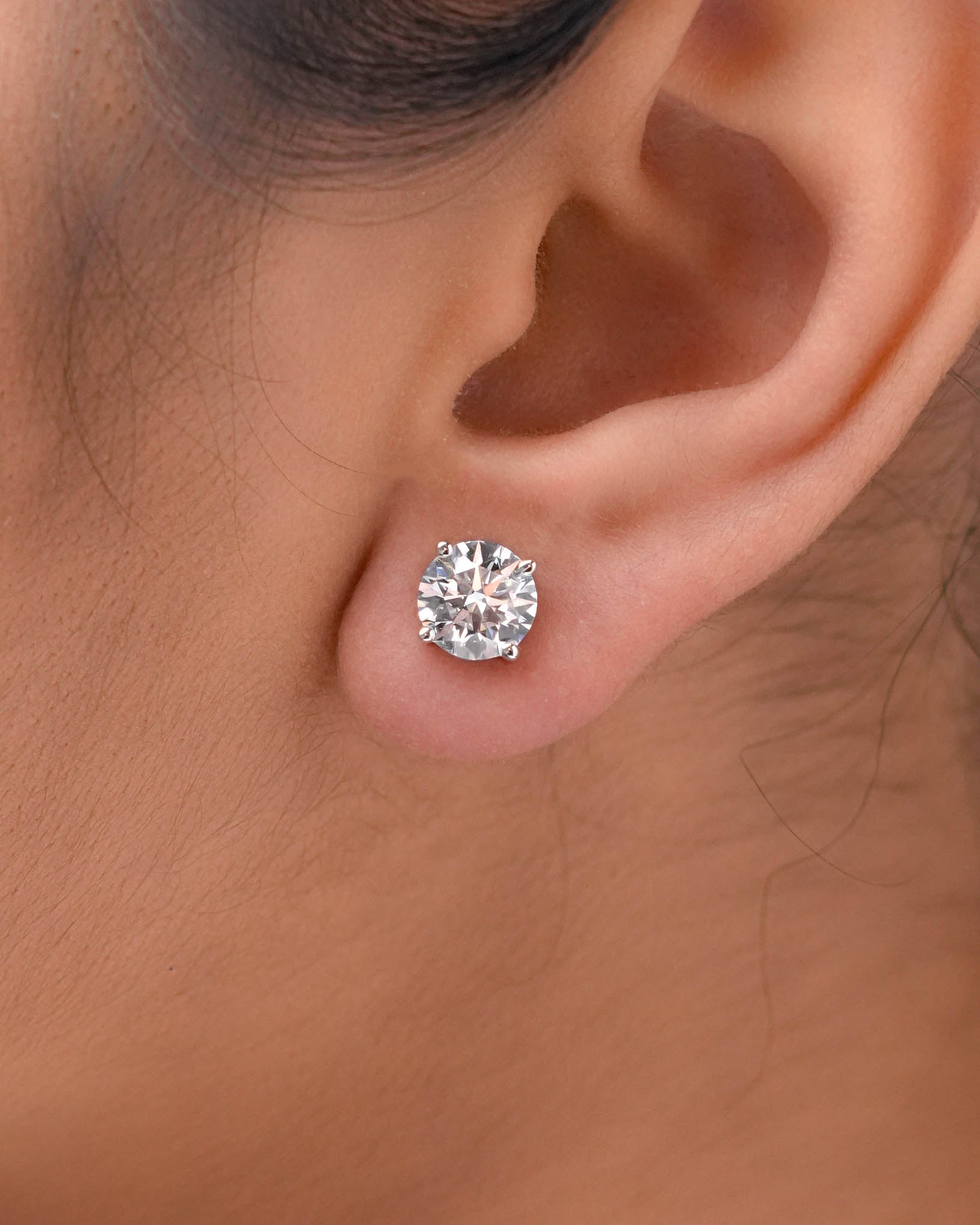 Round Stud Earring