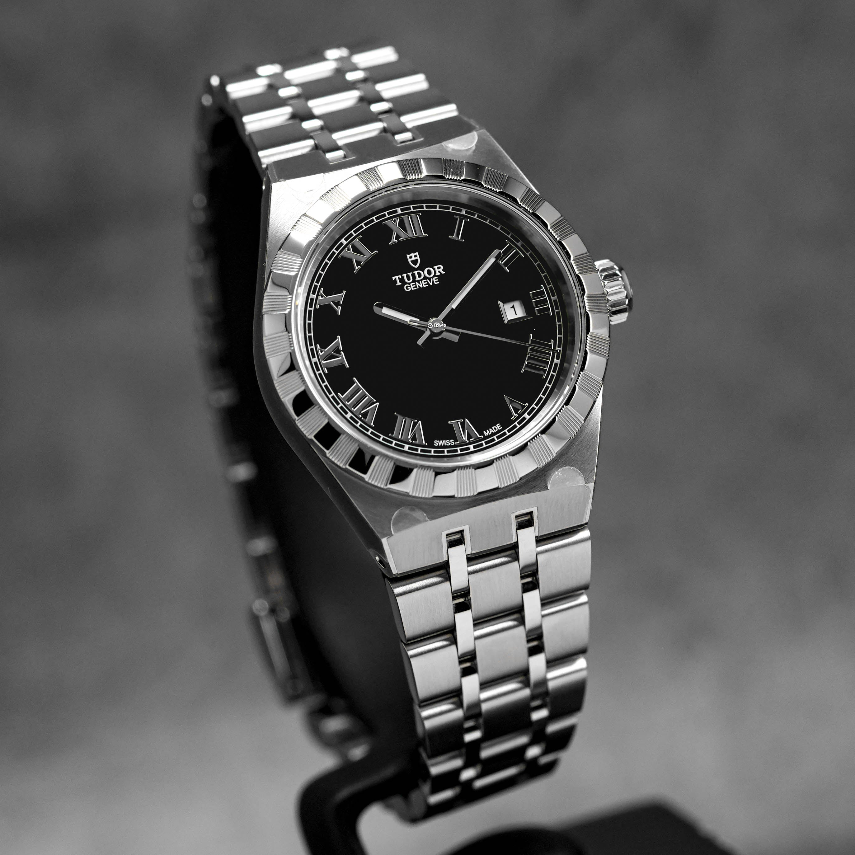 Royal 28 Black