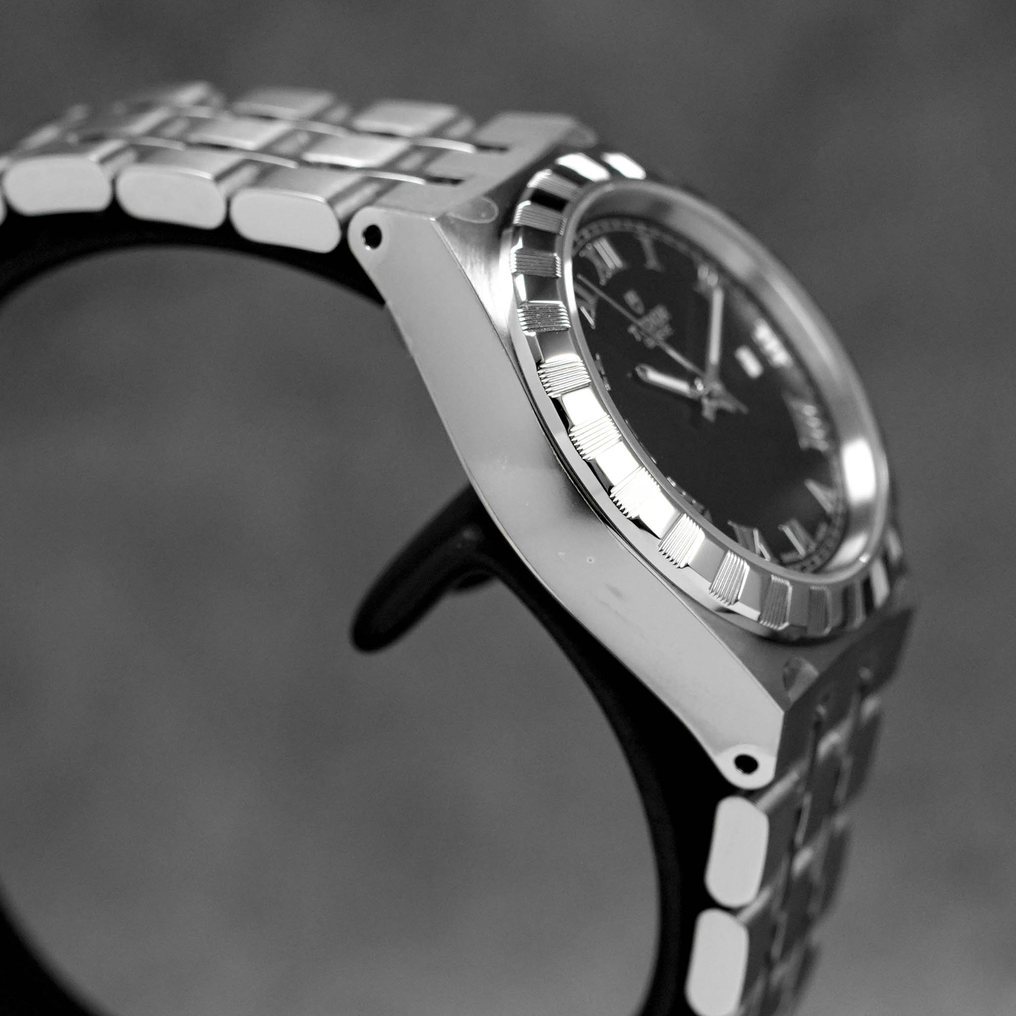 Royal 28 Black
