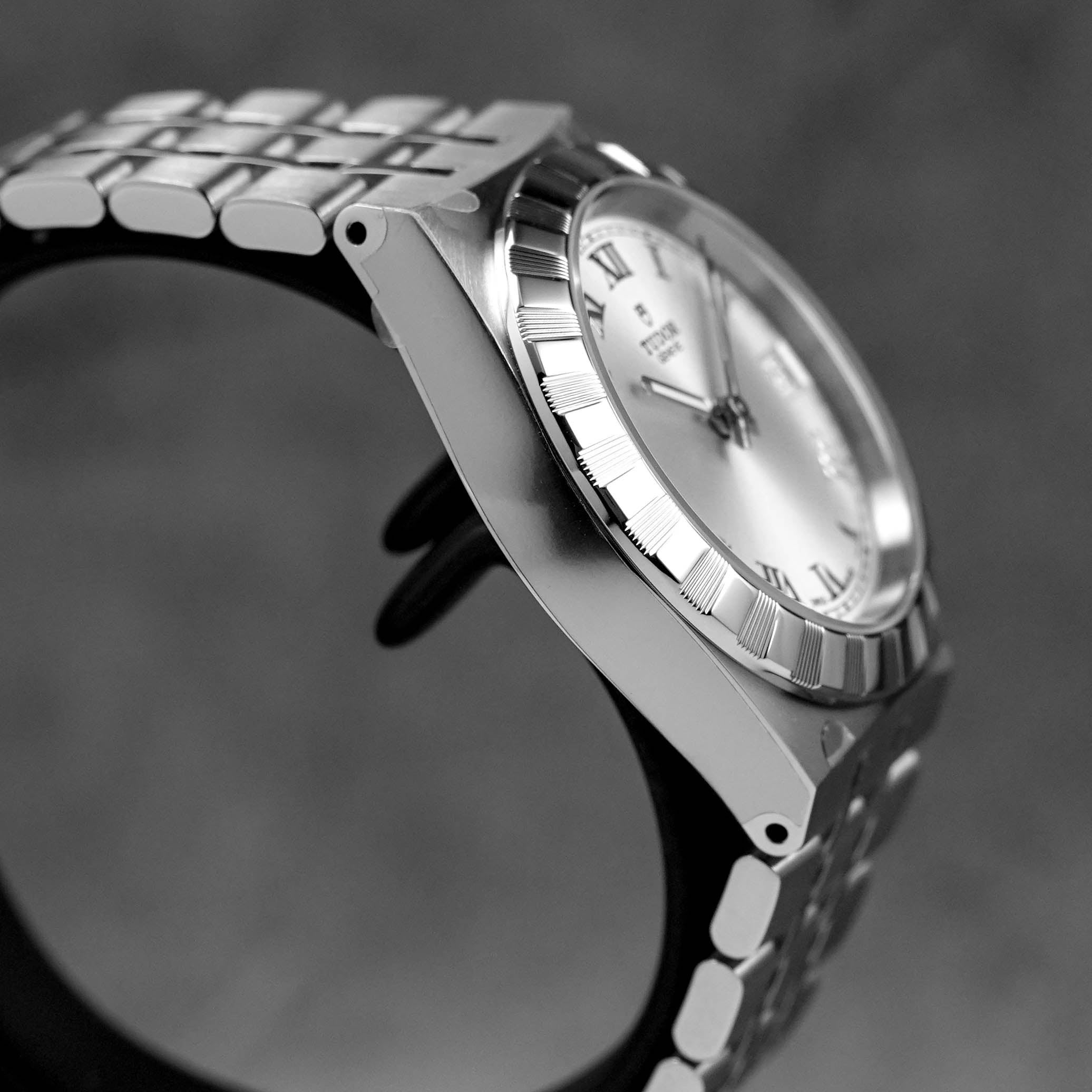 Royal 34mm Silver