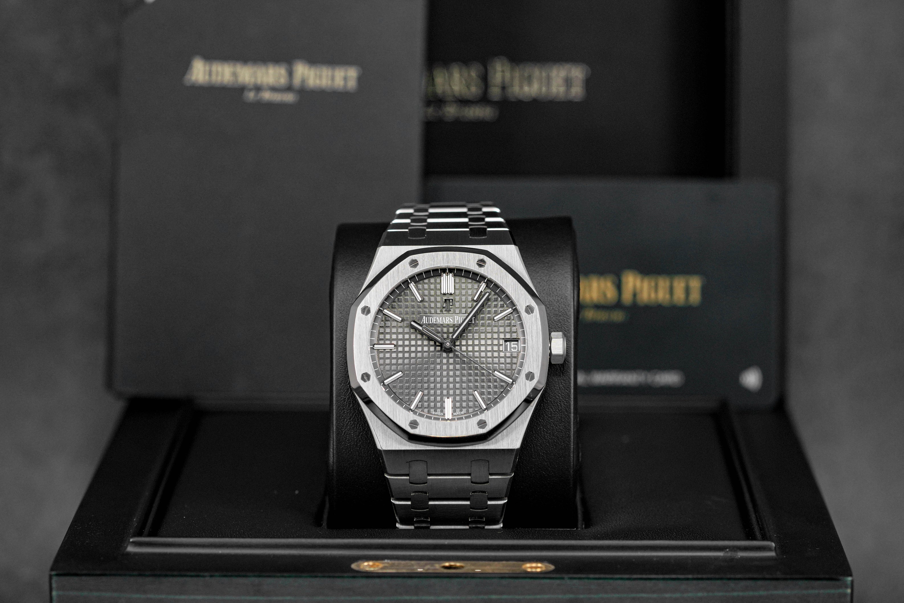 Royal Oak 15500 Grey