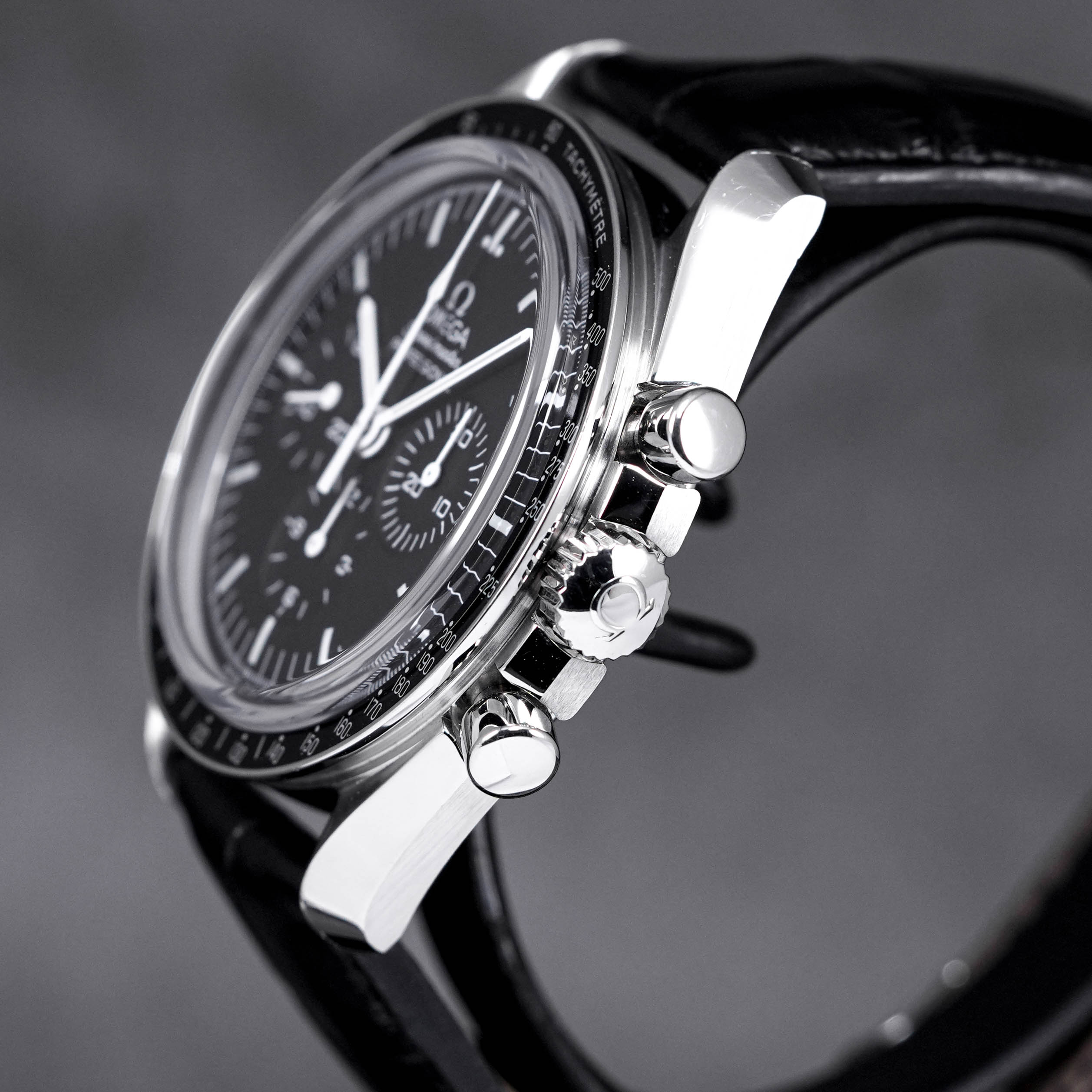 SPEEDMASTER MOONWATCH SAPPHIRE LEATHER STRAP (2019)