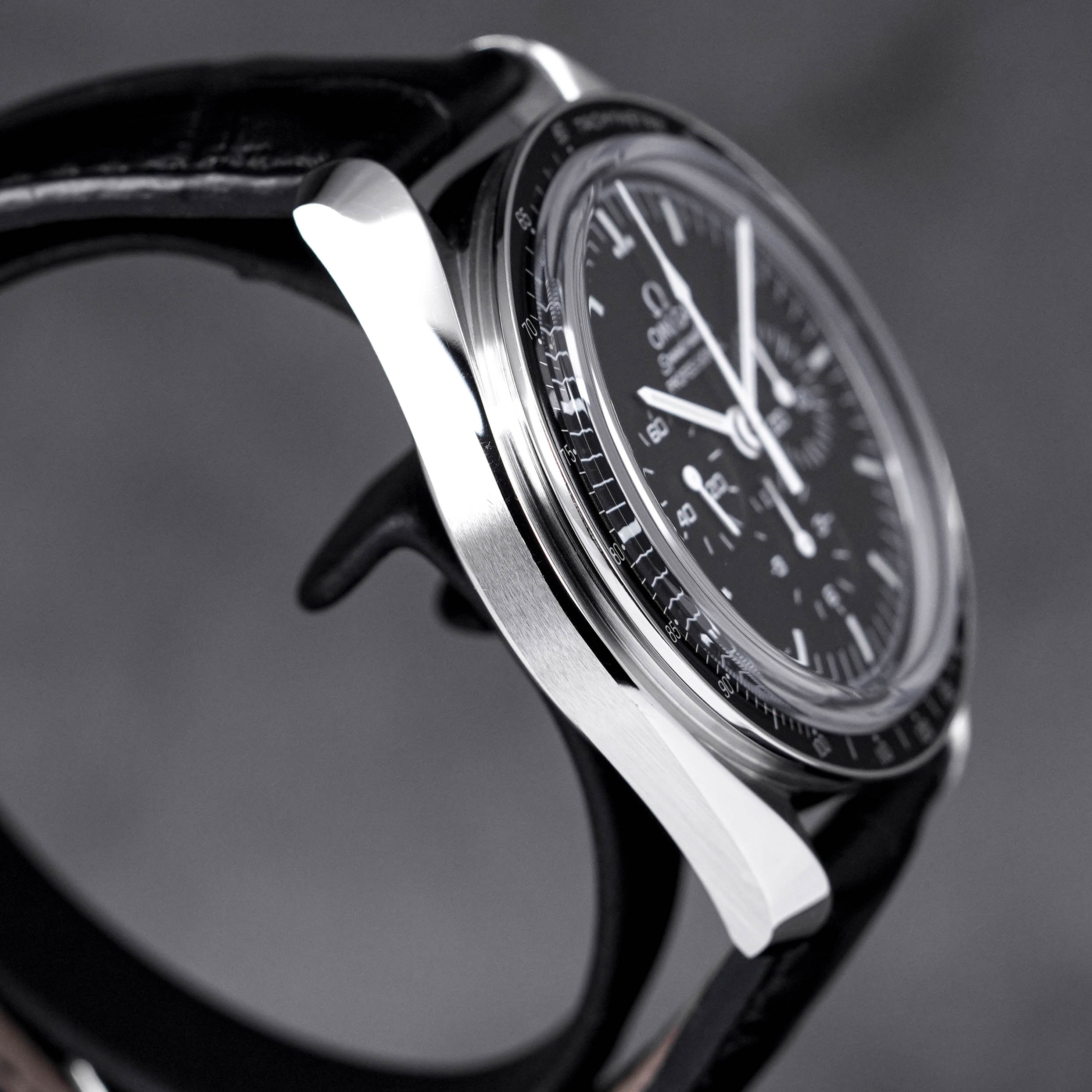 SPEEDMASTER MOONWATCH SAPPHIRE LEATHER STRAP (2019)