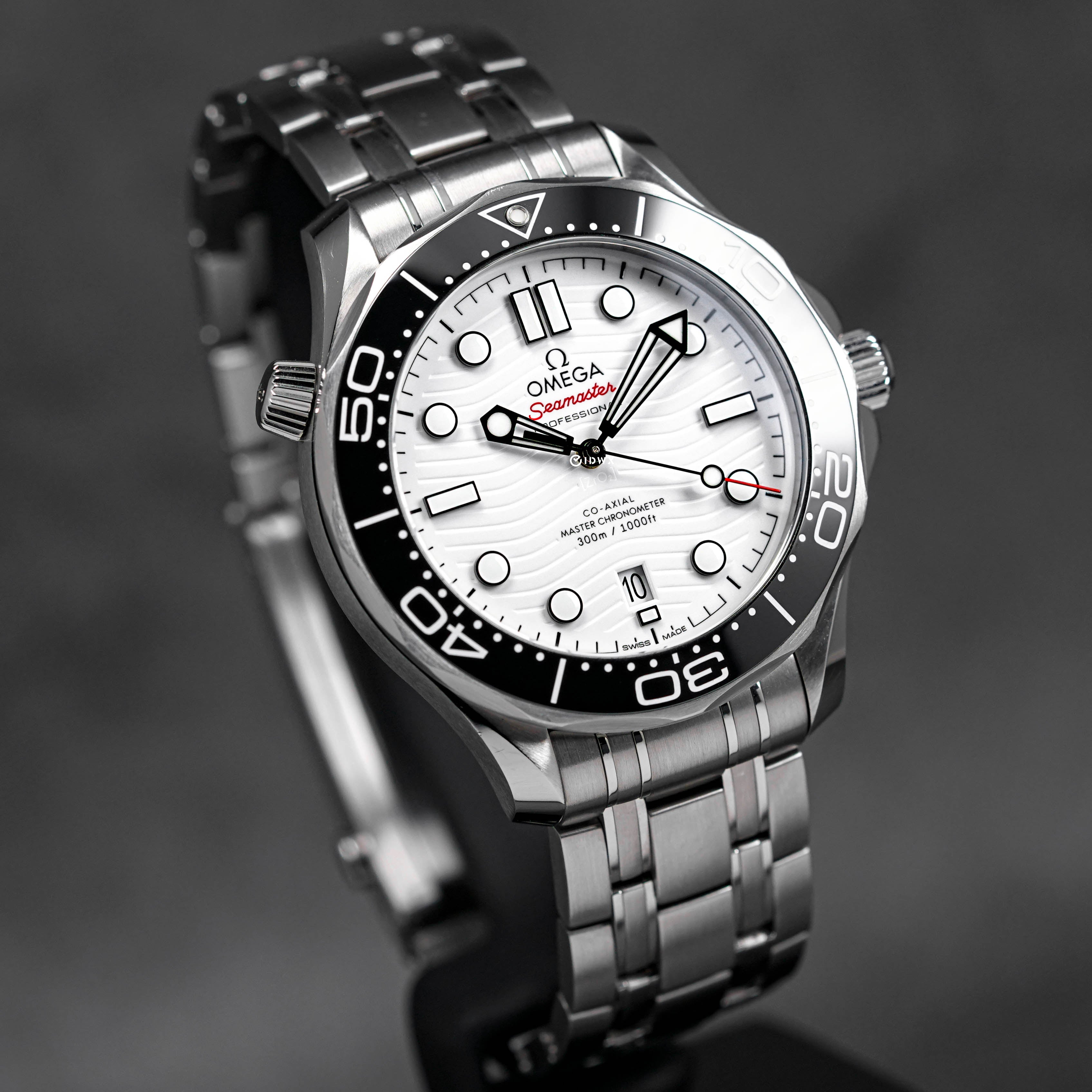 SEAMASTER DIVER 300 WHITE DIAL (2023)