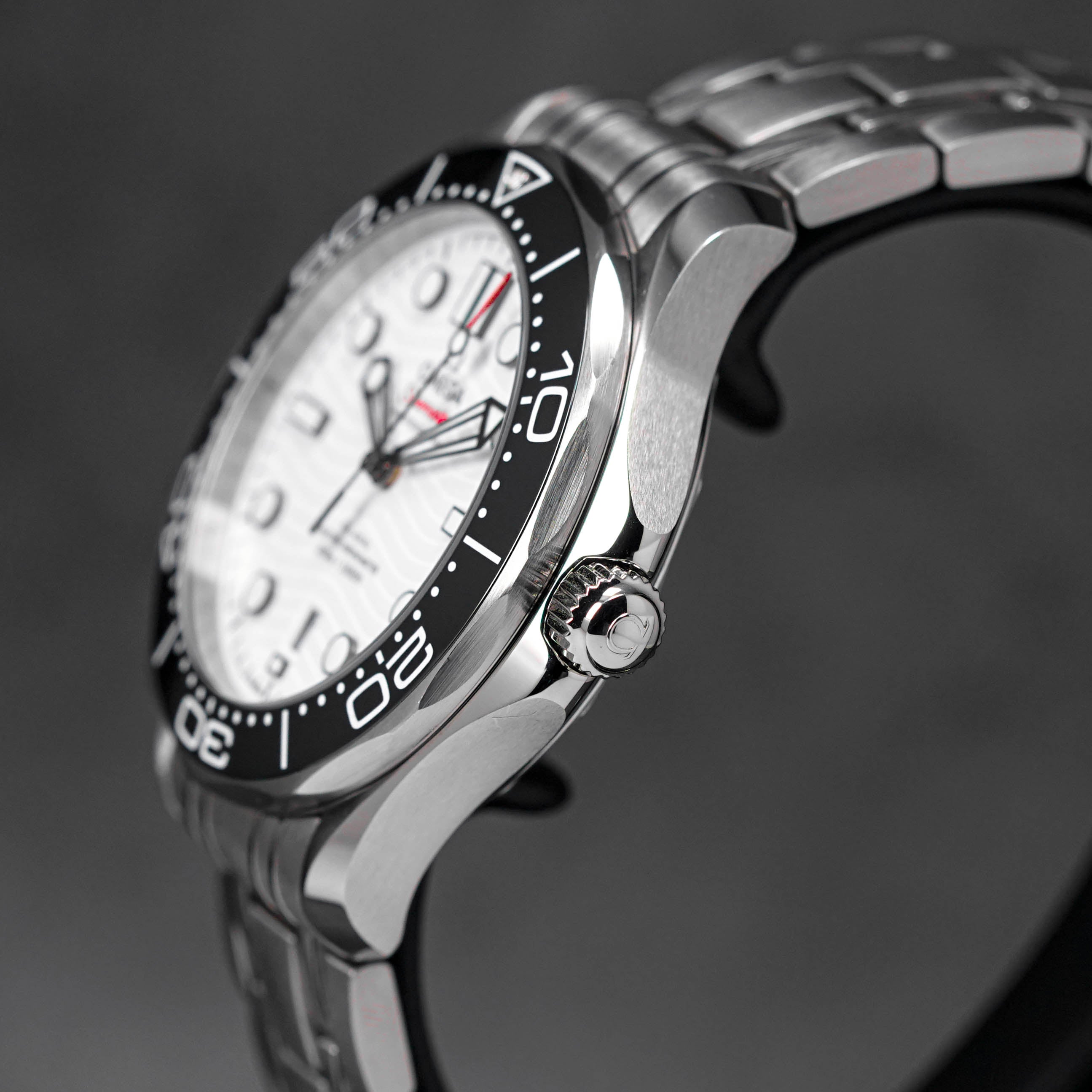 SEAMASTER DIVER 300 WHITE DIAL (2023)